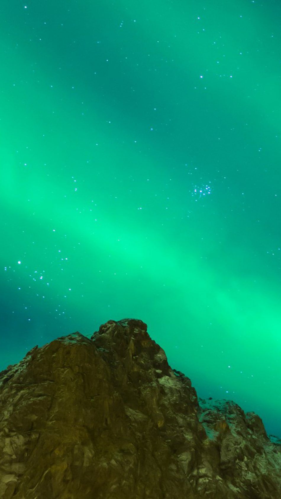 Aurora Borealis And Mountain Wallpapers