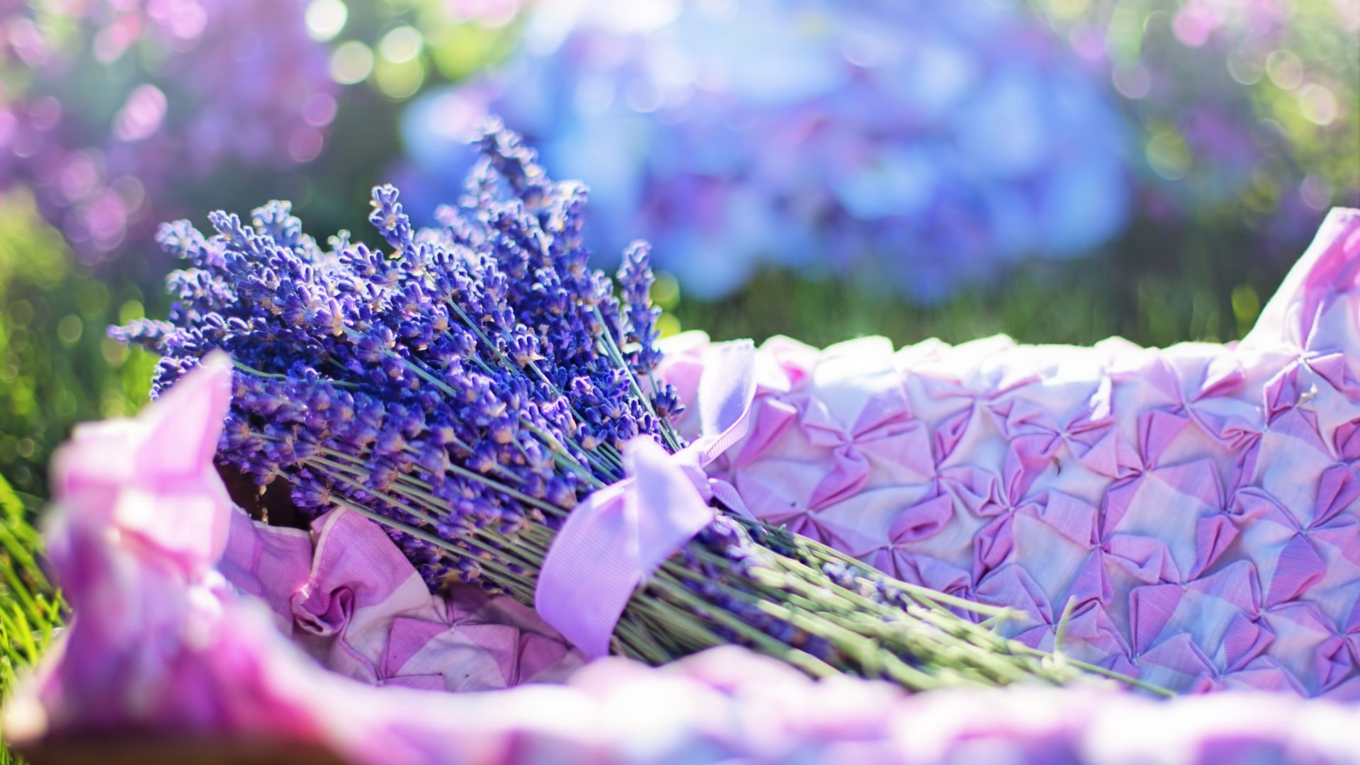 Basket Of Lavender Purple Flower Wallpapers