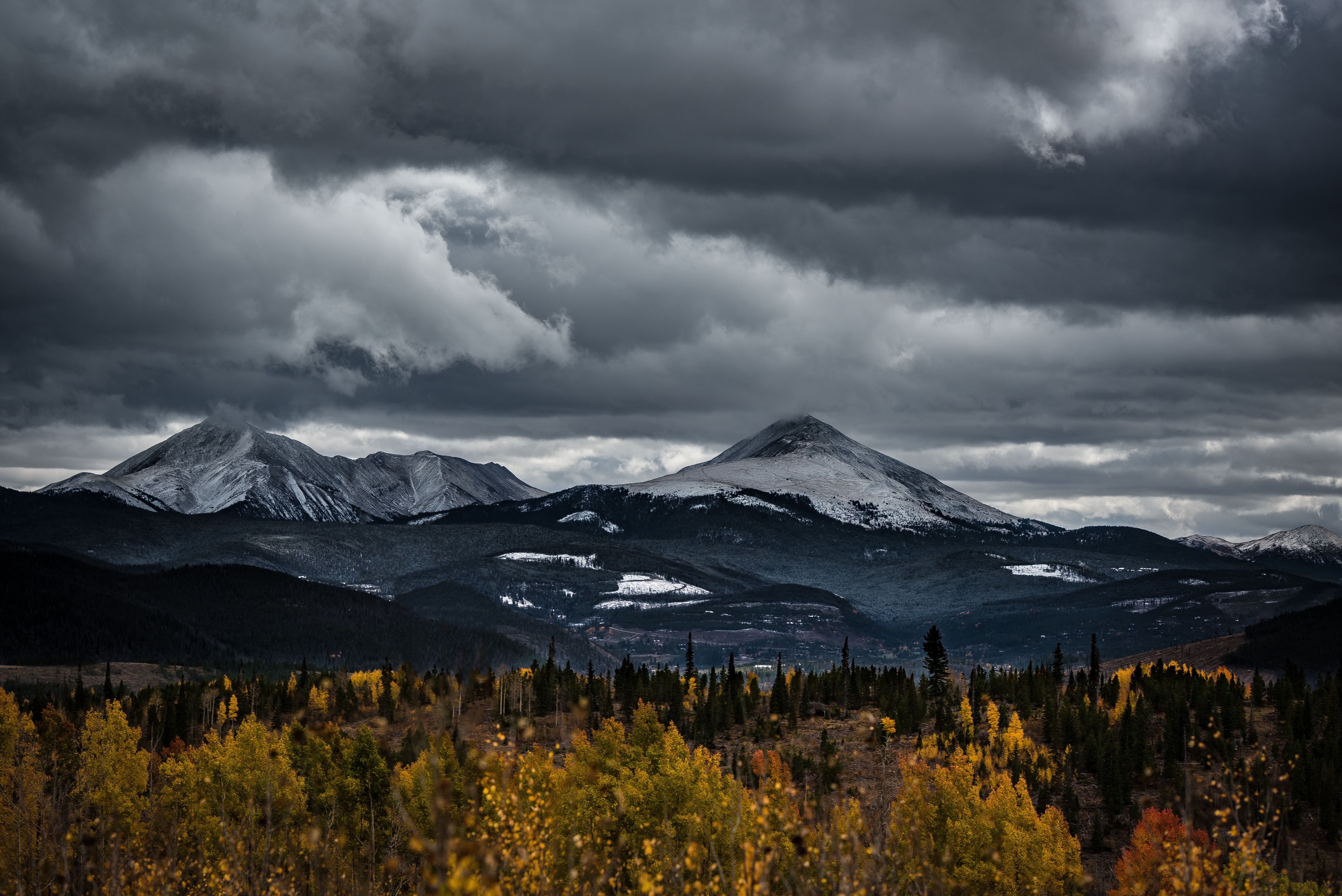 Cloudy Mountain Peak Wallpapers