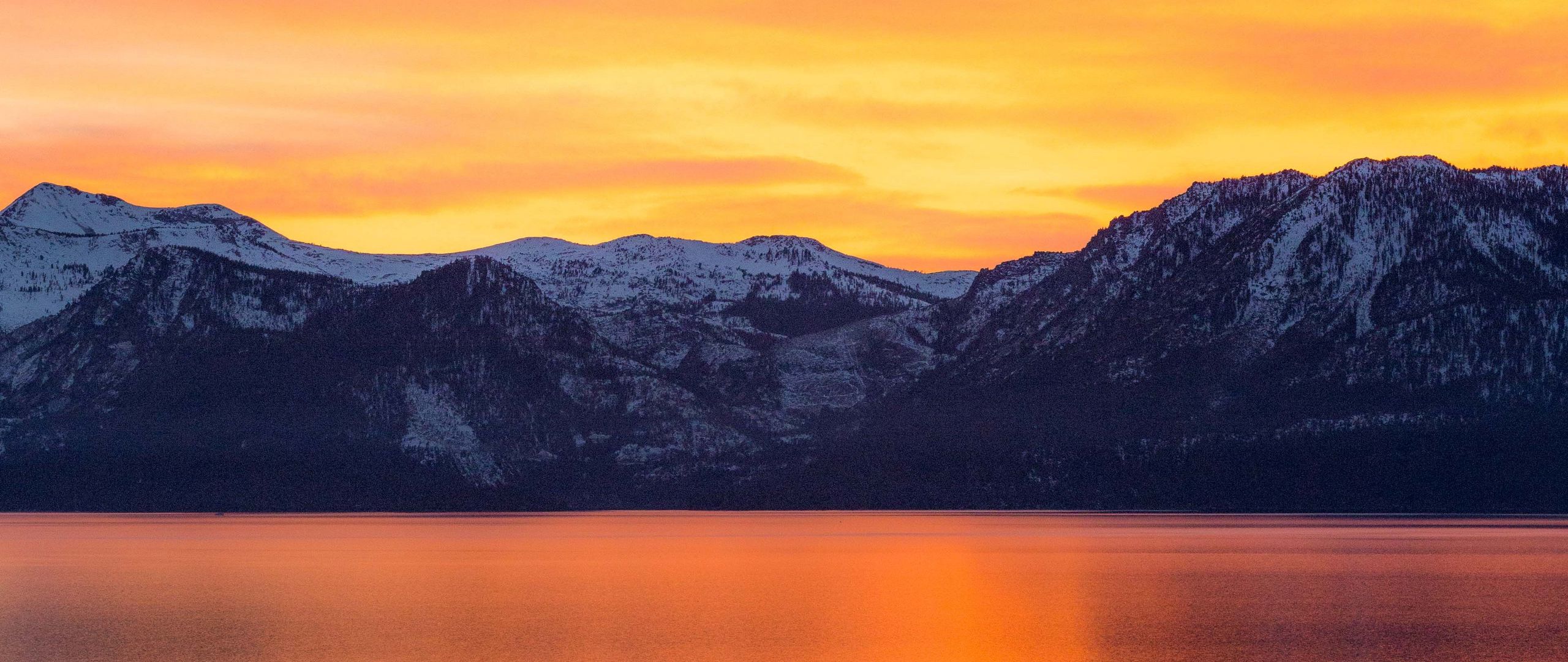 Horizon Lake Dawn And Mountains Wallpapers