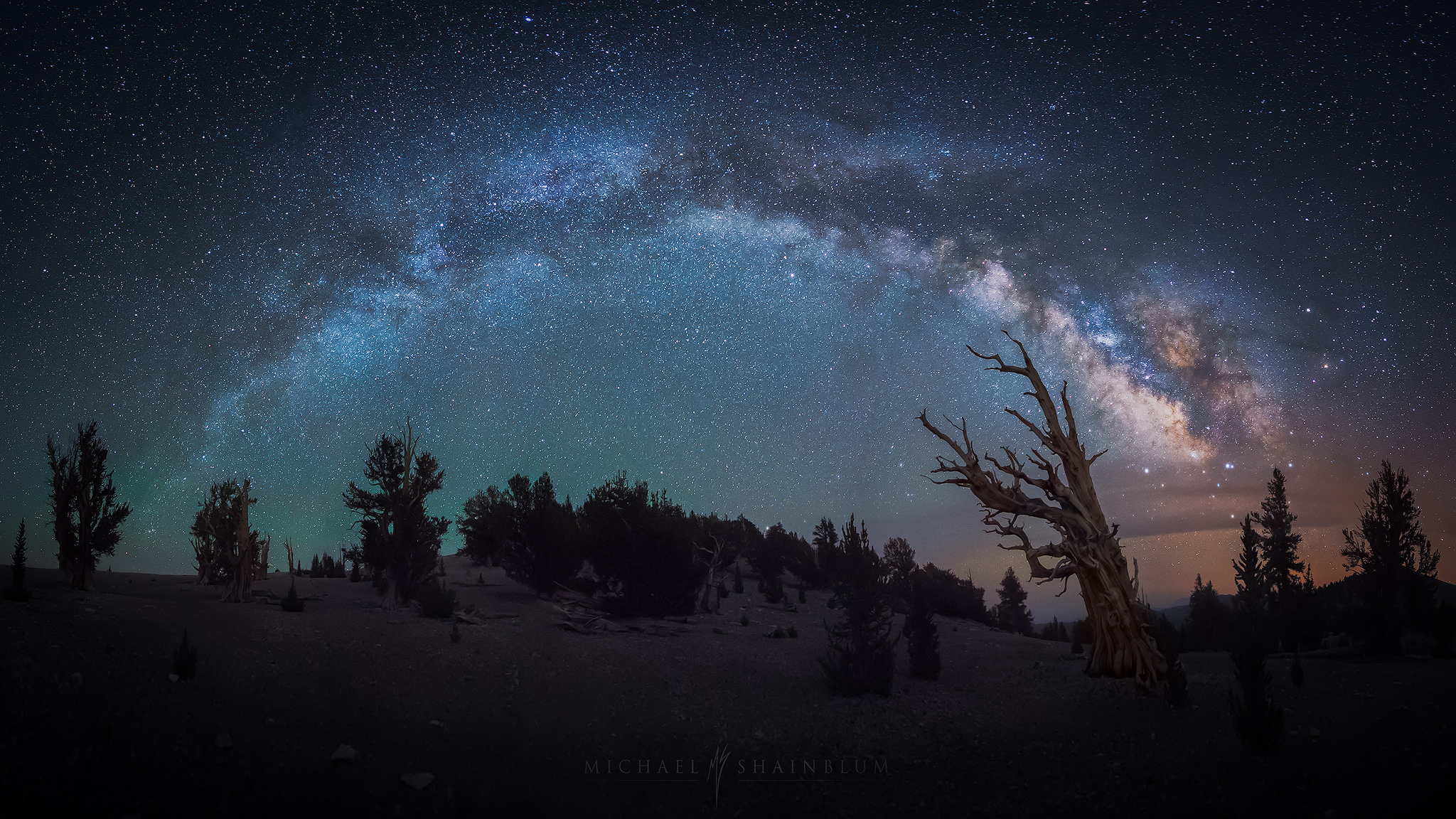 Milky Way Over The Bowling Ball Beach Wallpapers