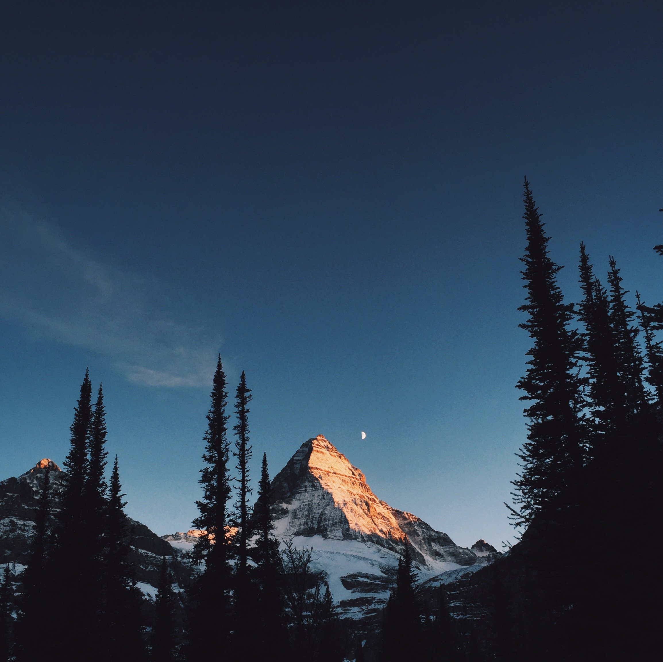 Mount Assiniboine Wallpapers