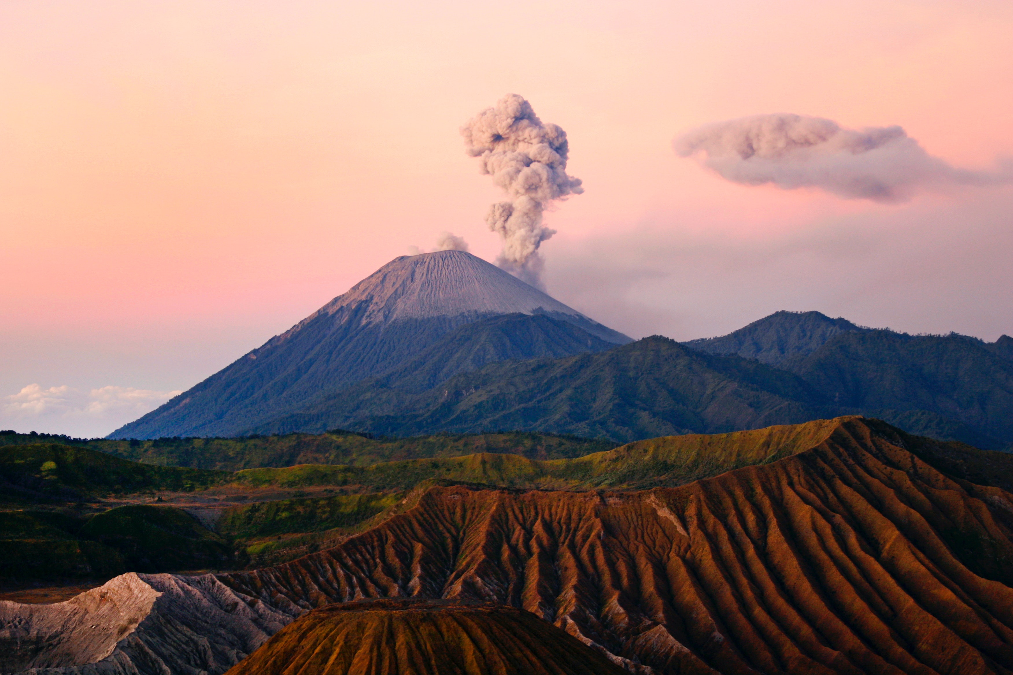 Mount Bromo Cloudy Volcano Wallpapers