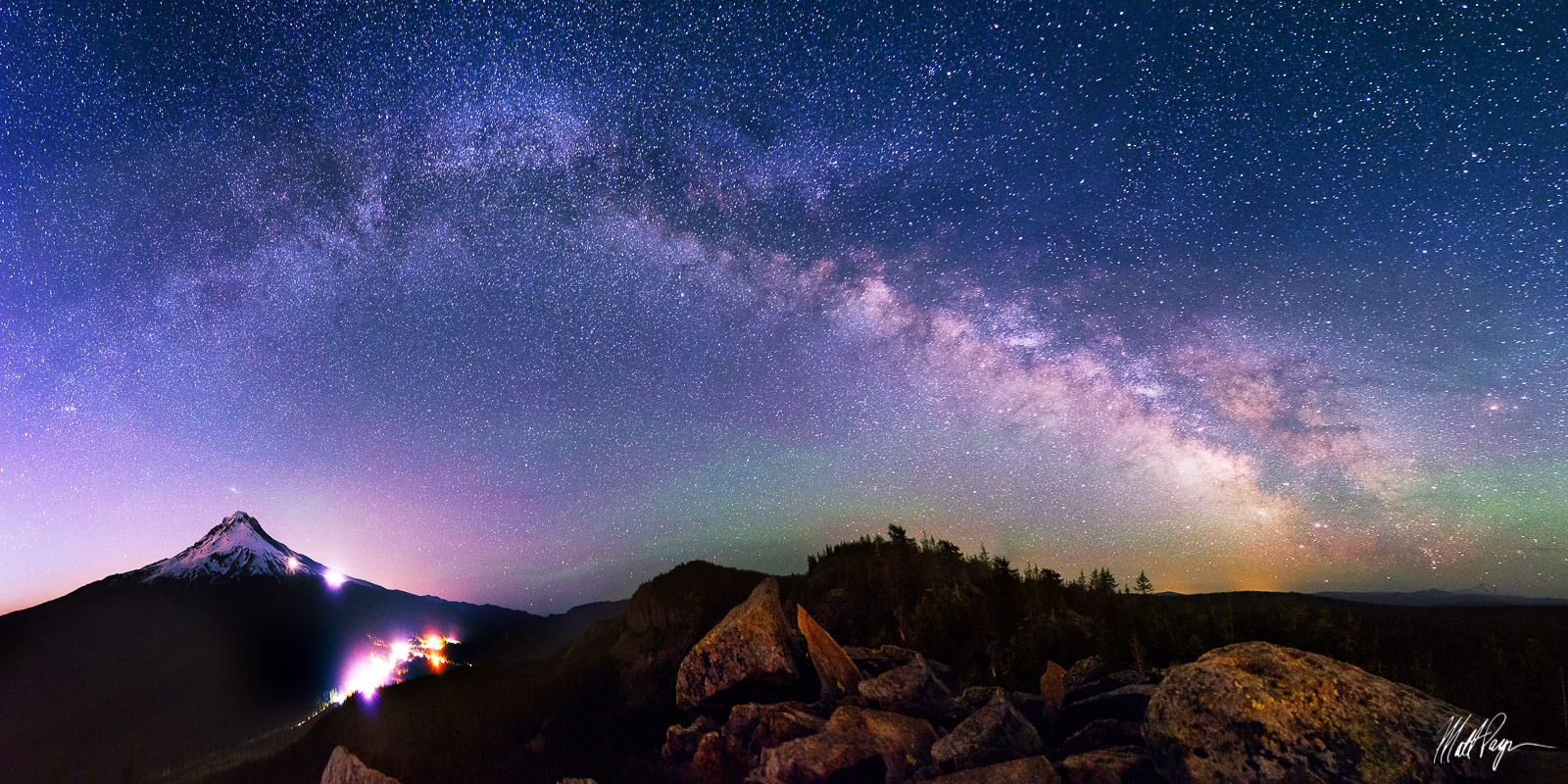 Mount Hood Above The Clouds At Night Wallpapers