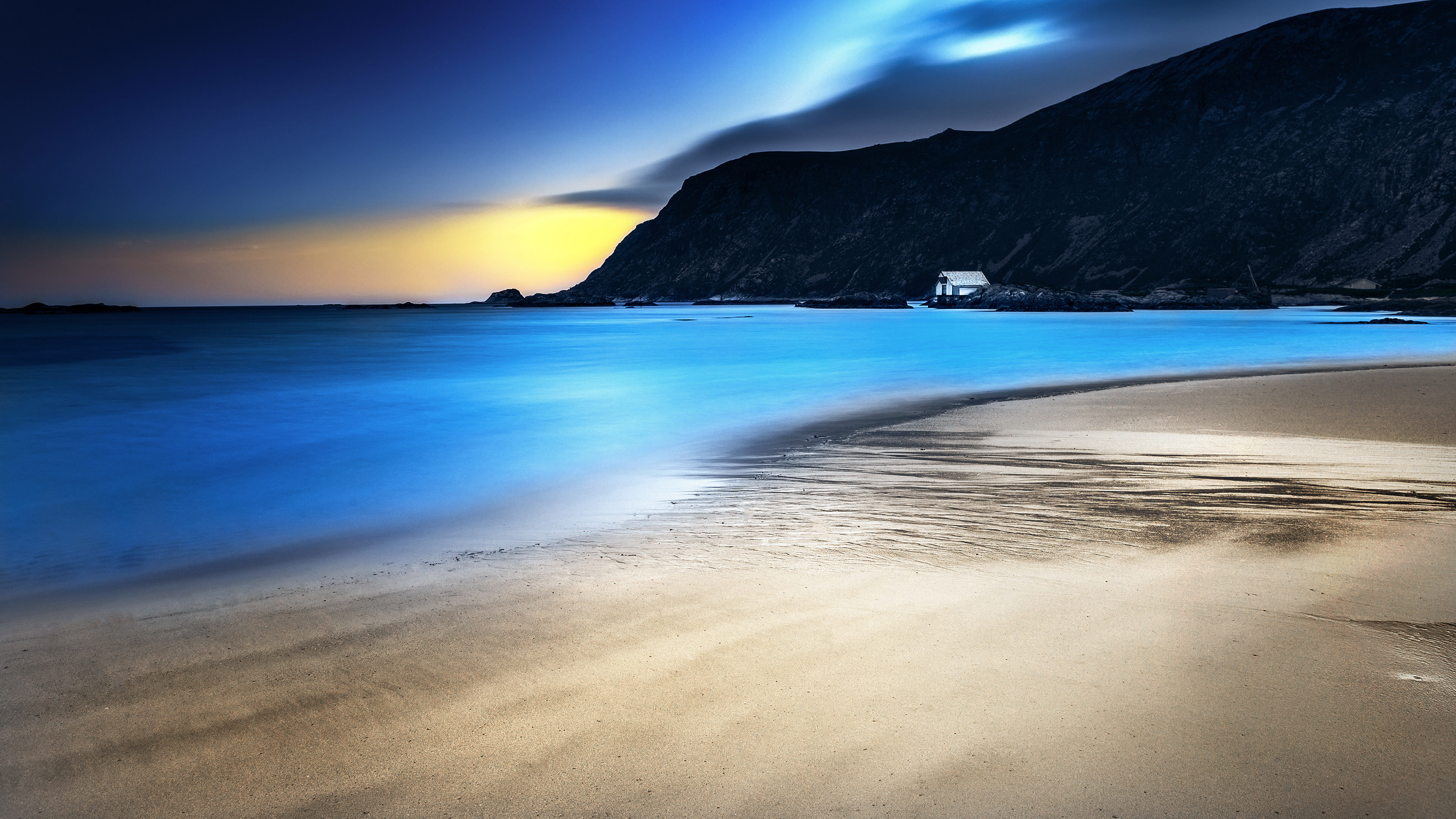 Night At Beach 4K Wallpapers