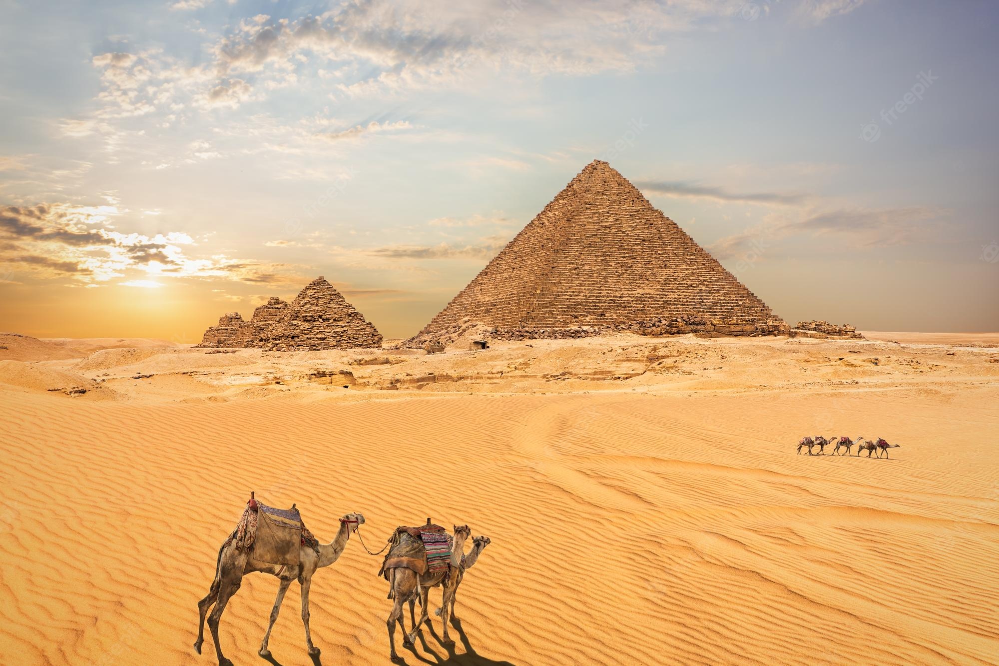 Pyramid In Desert Wallpapers