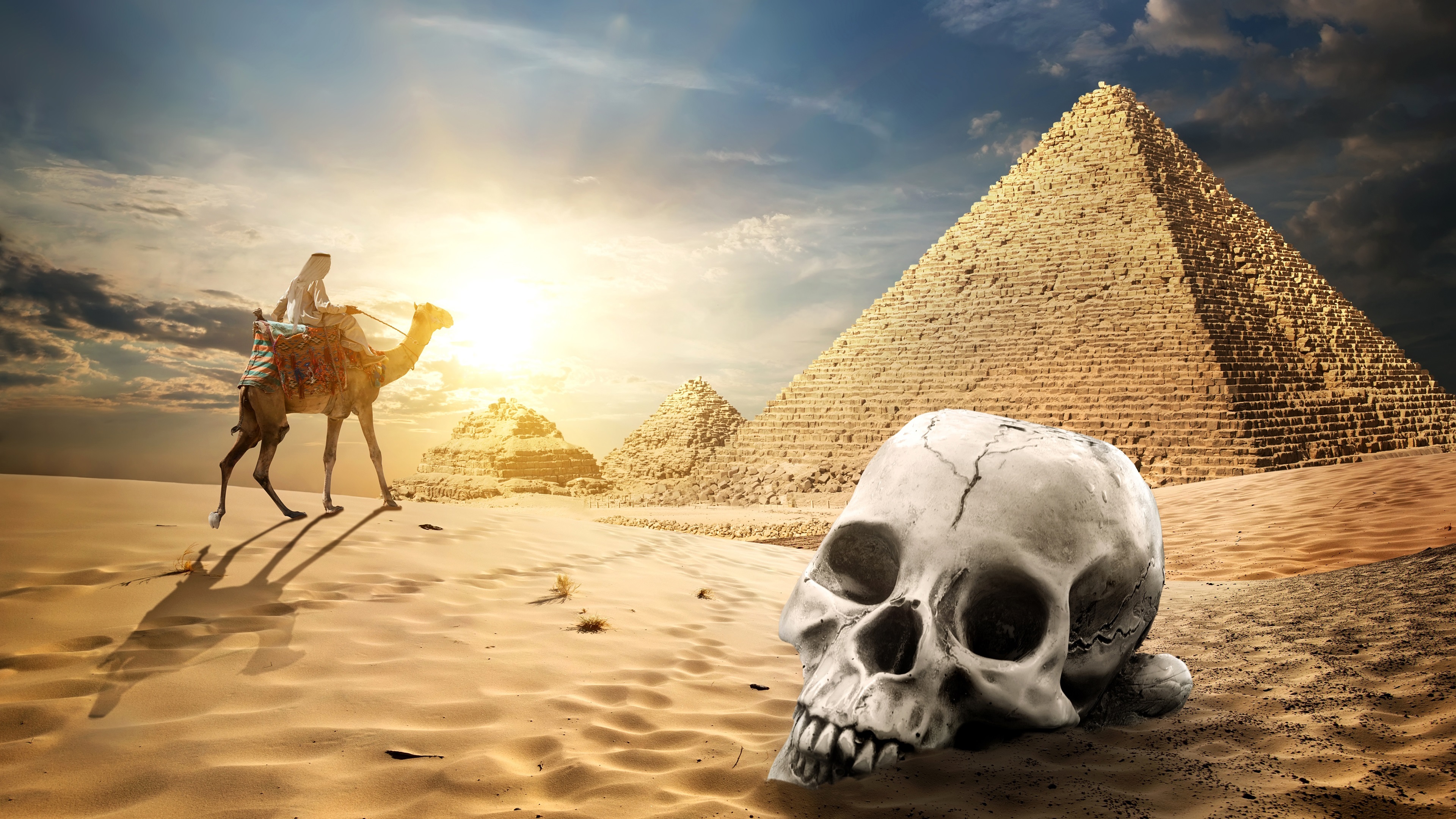 Pyramid In Desert Wallpapers