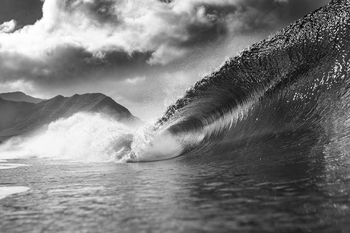 Sea With Big Waves Monochrome Wallpapers