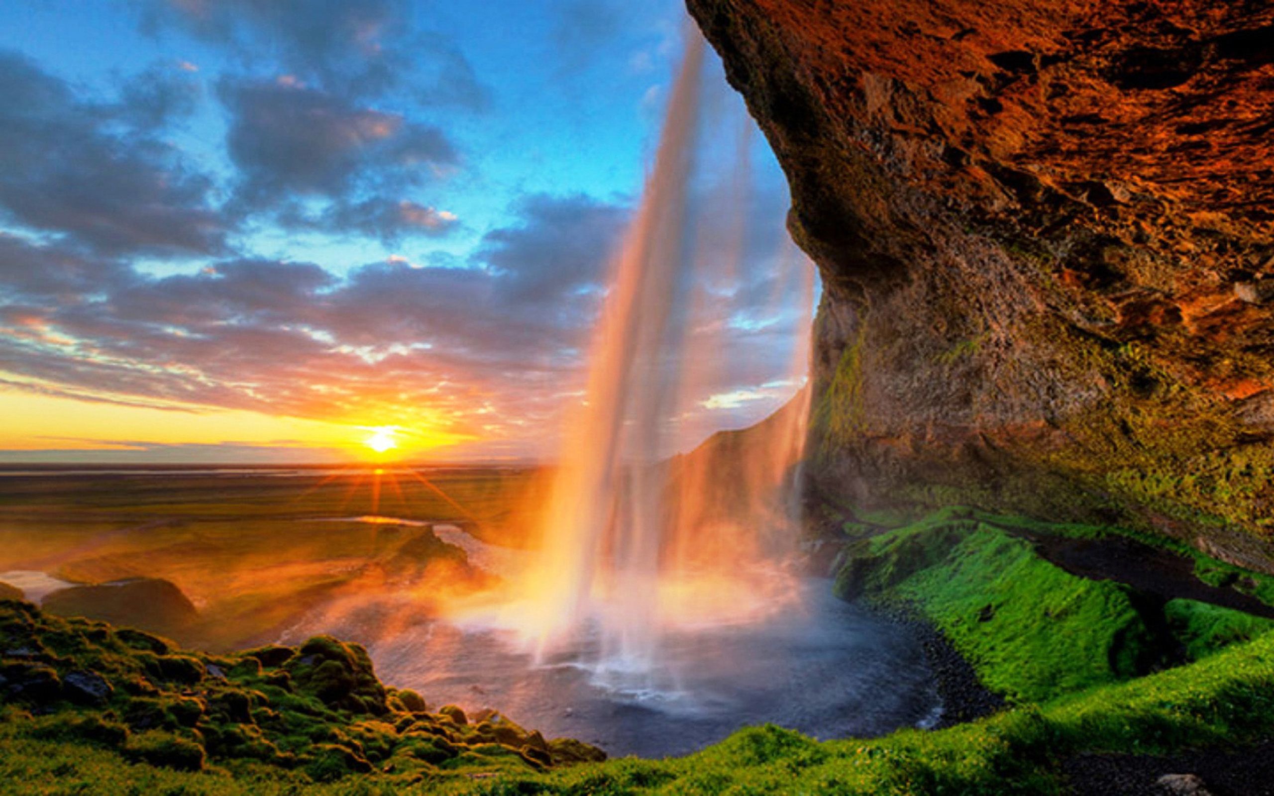 Seljalandsfoss 4K Waterfall Wallpapers