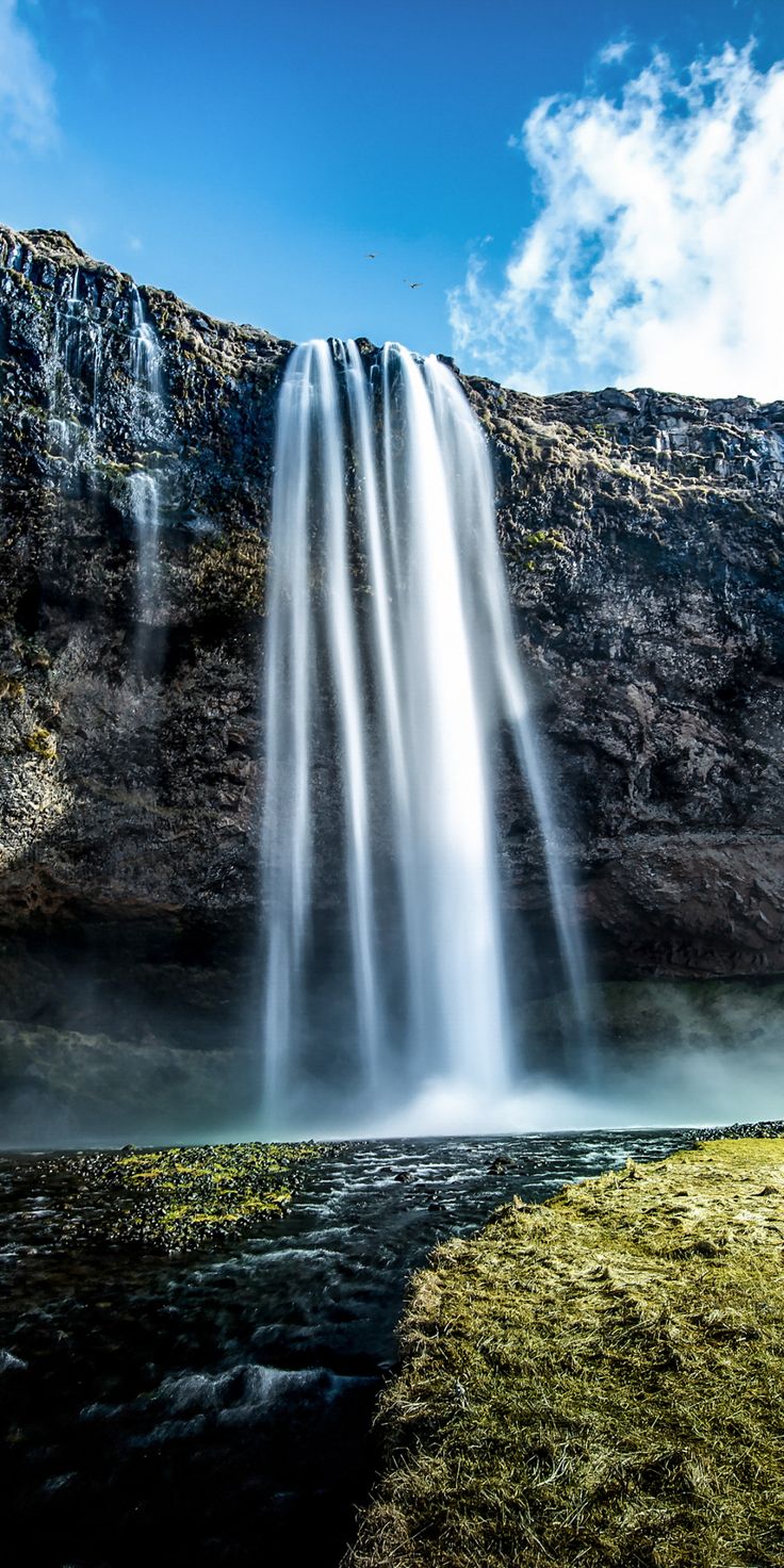 Seljalandsfoss 4K Waterfall Wallpapers