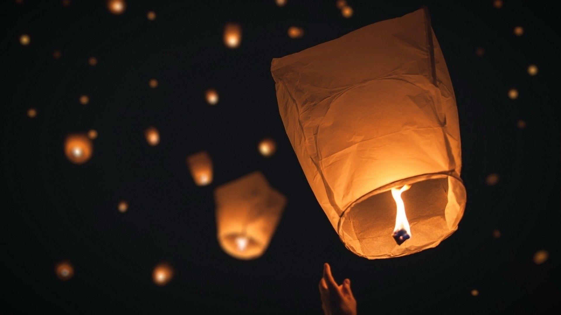 Sky Lanterns Wallpapers