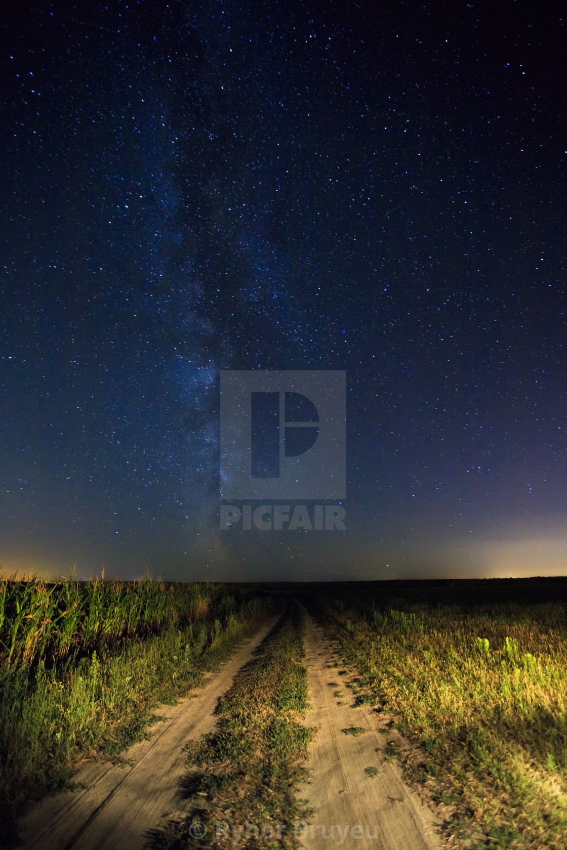 Starry Sky In Open Field Wallpapers