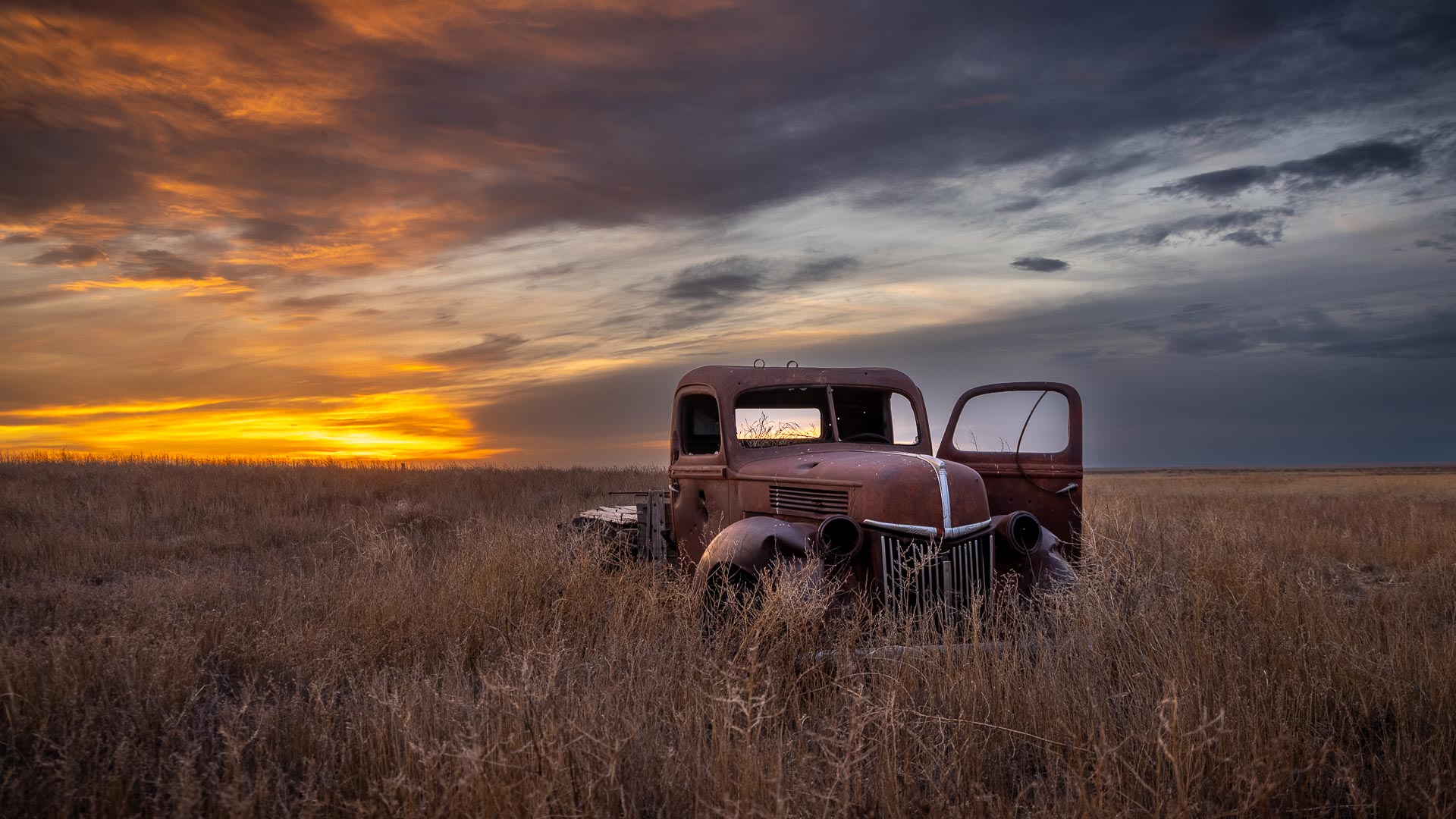 Sunset Over Field Wallpapers