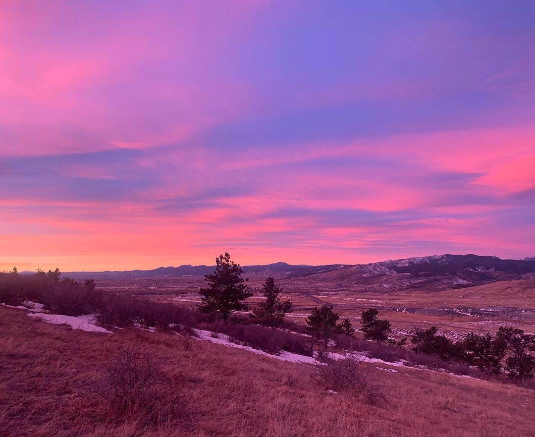 Sunset Over Mountain Field Wallpapers