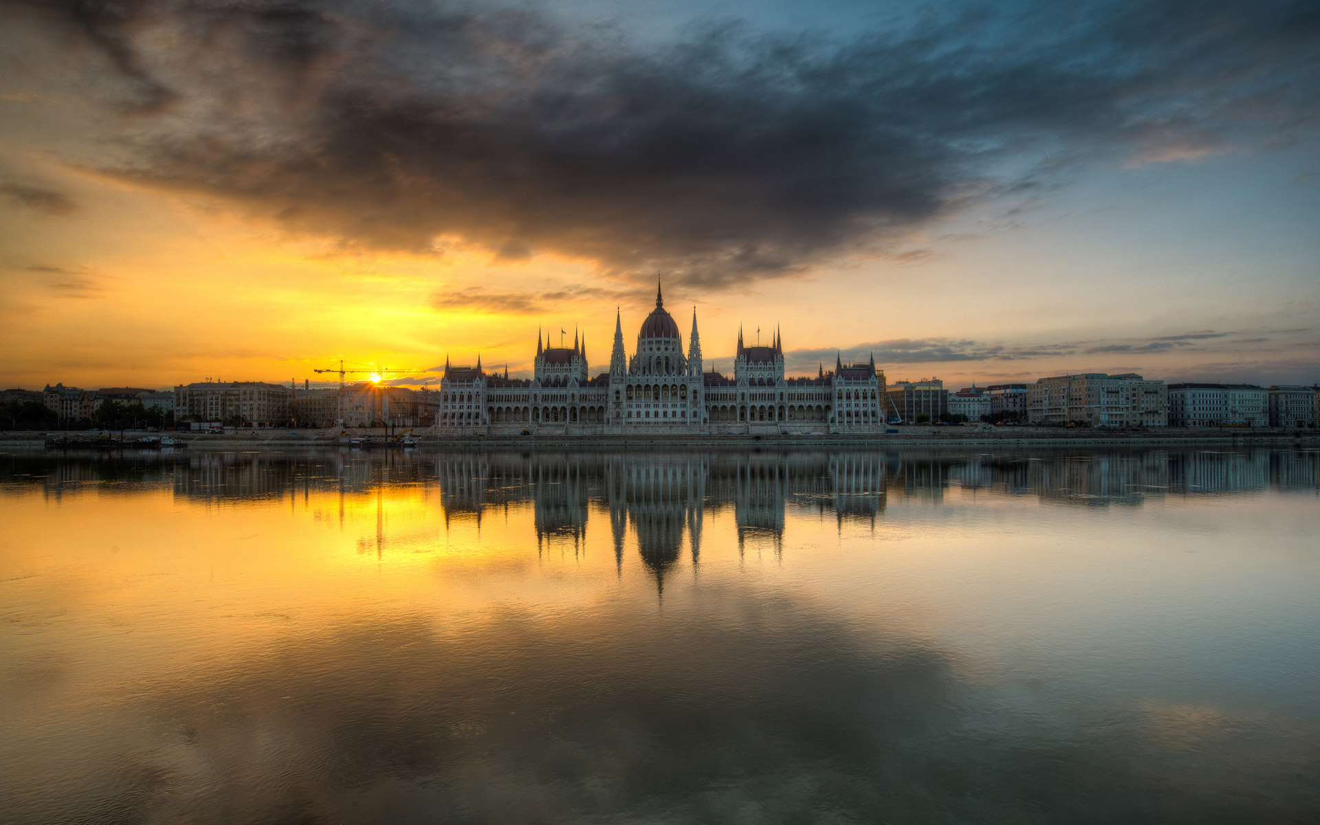 4K Cityscape Buildings Cool River Reflection Wallpapers