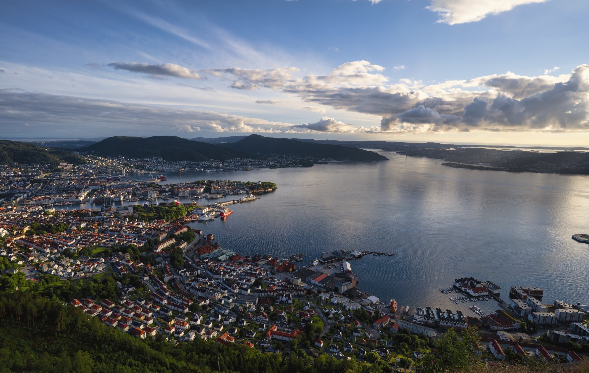 Bergen Wallpapers