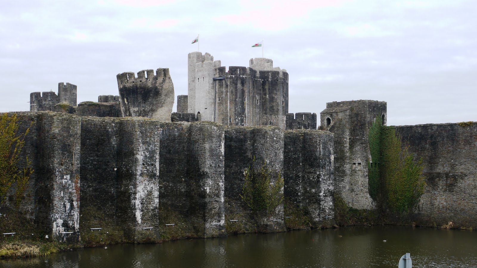 Caerphilly Castle Wallpapers