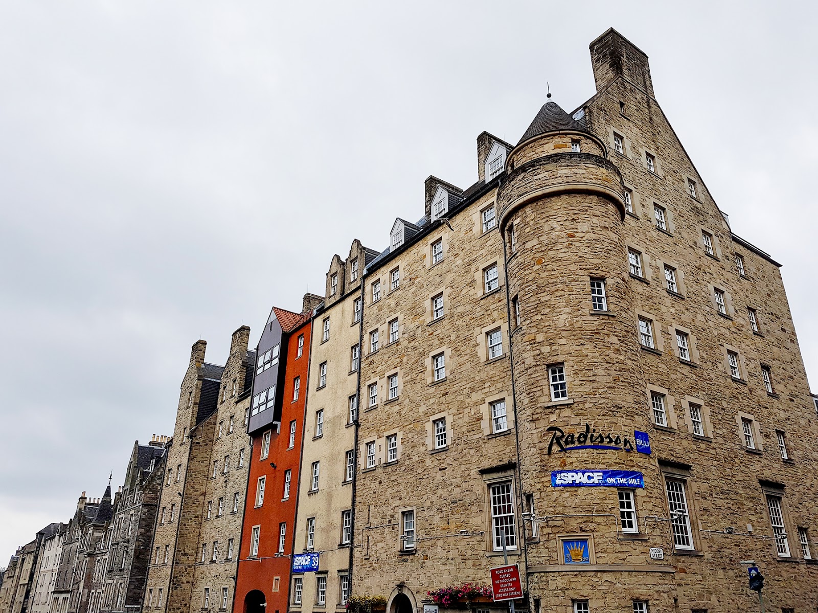 Canongate Wall Wallpapers