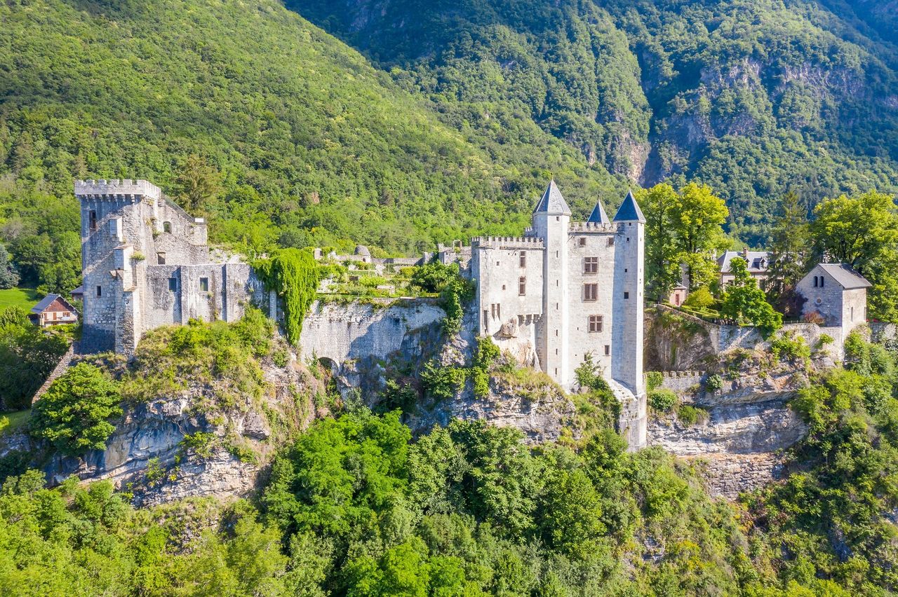 Castle Of Saint-Pierre Wallpapers