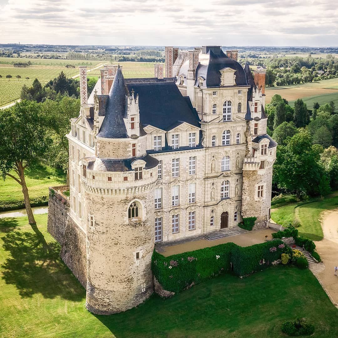 Chateau De Brissac Wallpapers