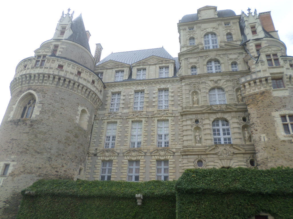 Chateau De Brissac Wallpapers