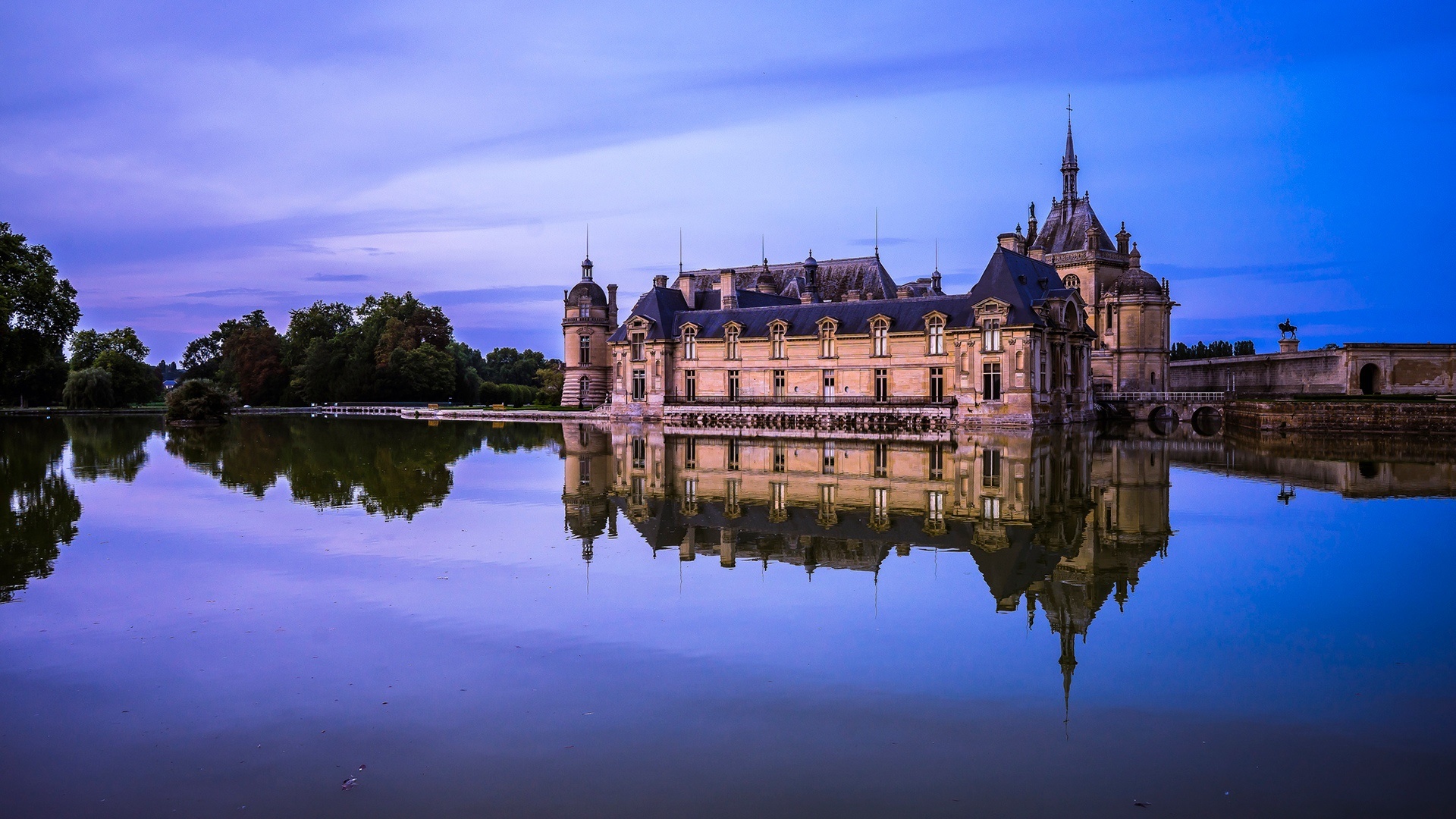 Chateau De Chantilly Wallpapers