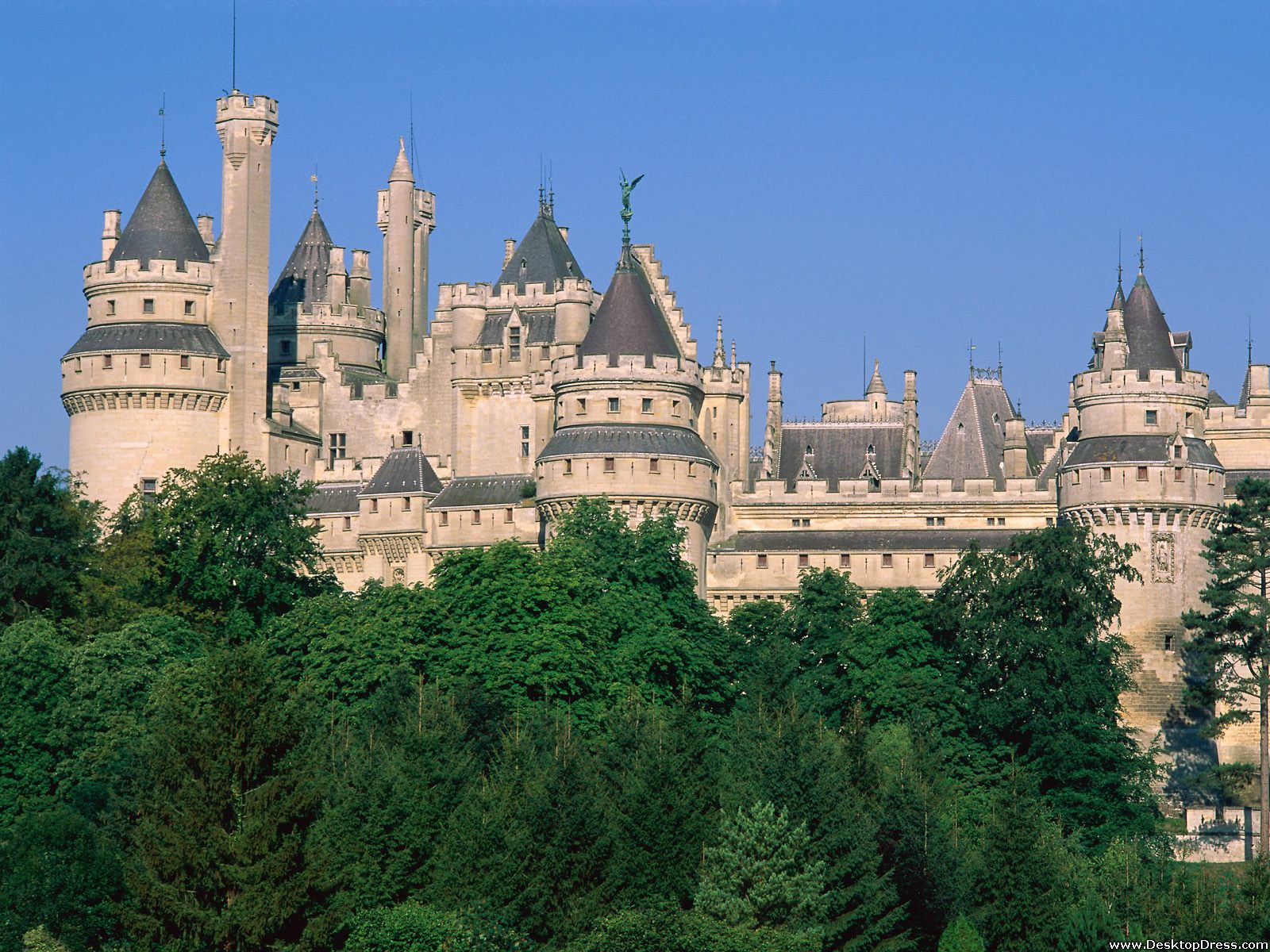 Chateau De Pierrefonds Wallpapers