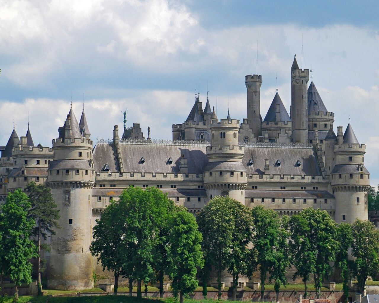 Chateau De Pierrefonds Wallpapers