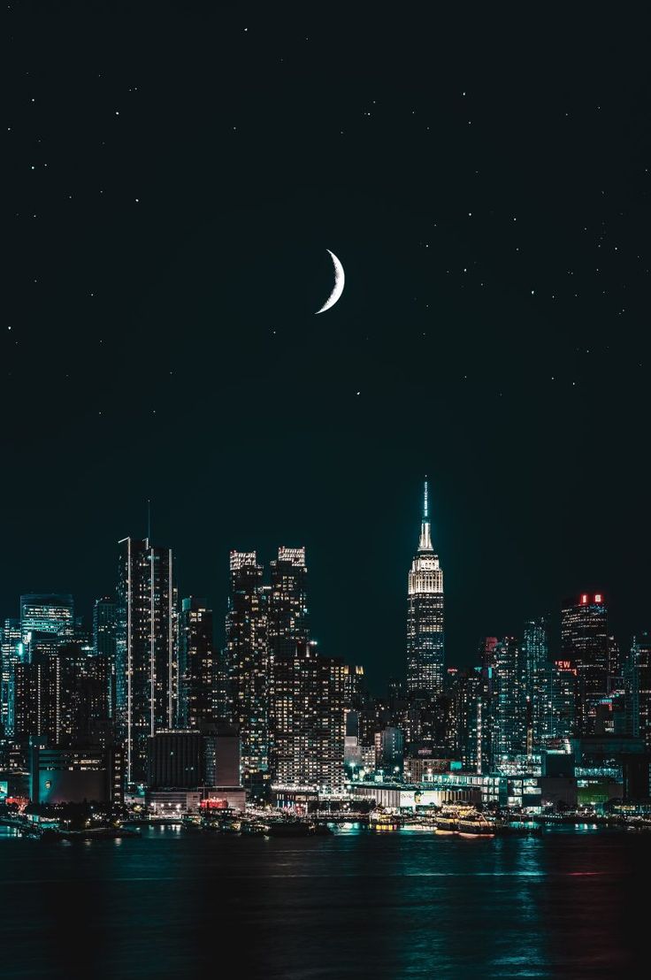 Full Moon Over Manhattan Wallpapers