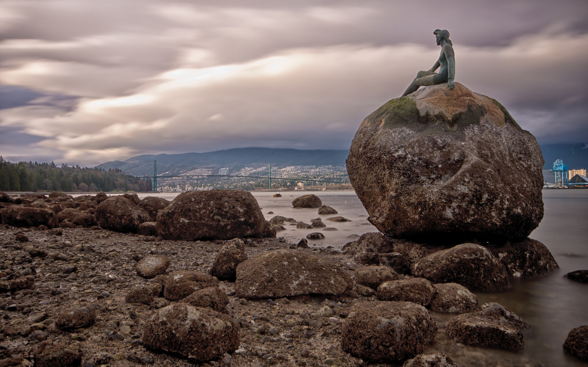 Girl In A Wetsuit Statue Wallpapers