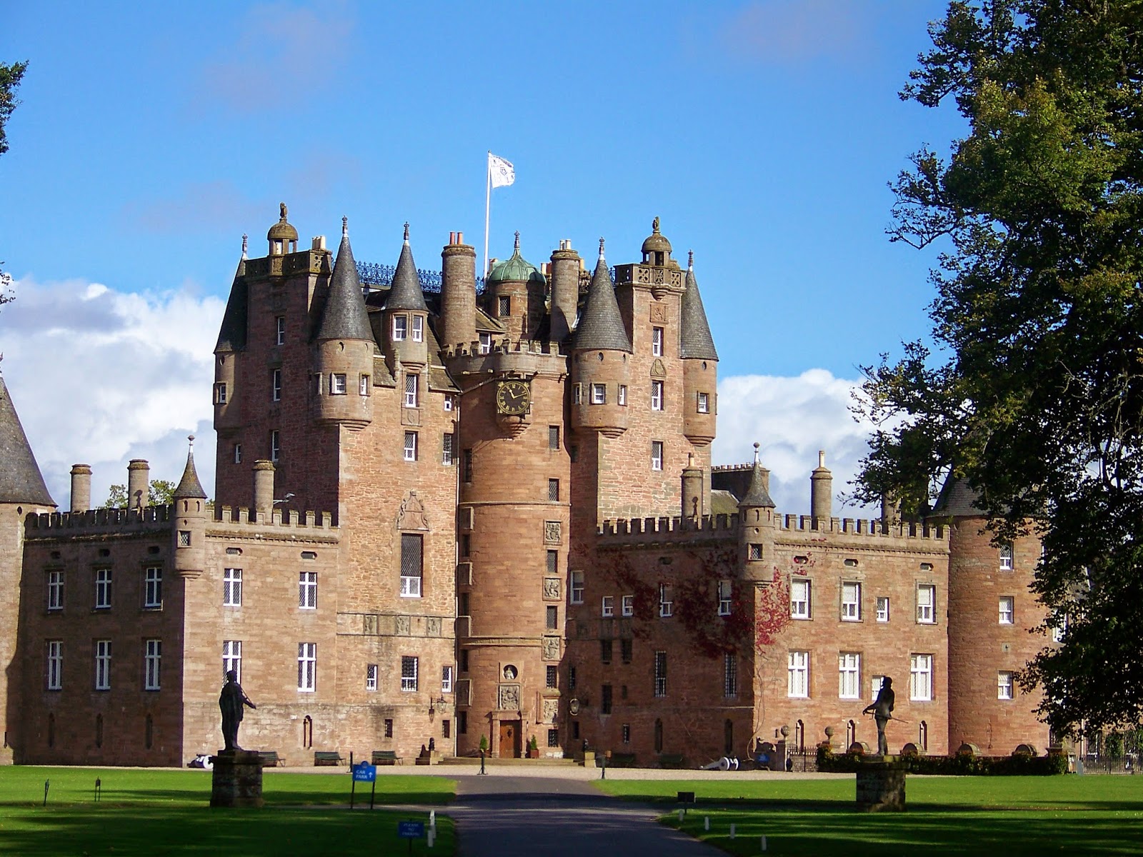 Glamis Castle Wallpapers