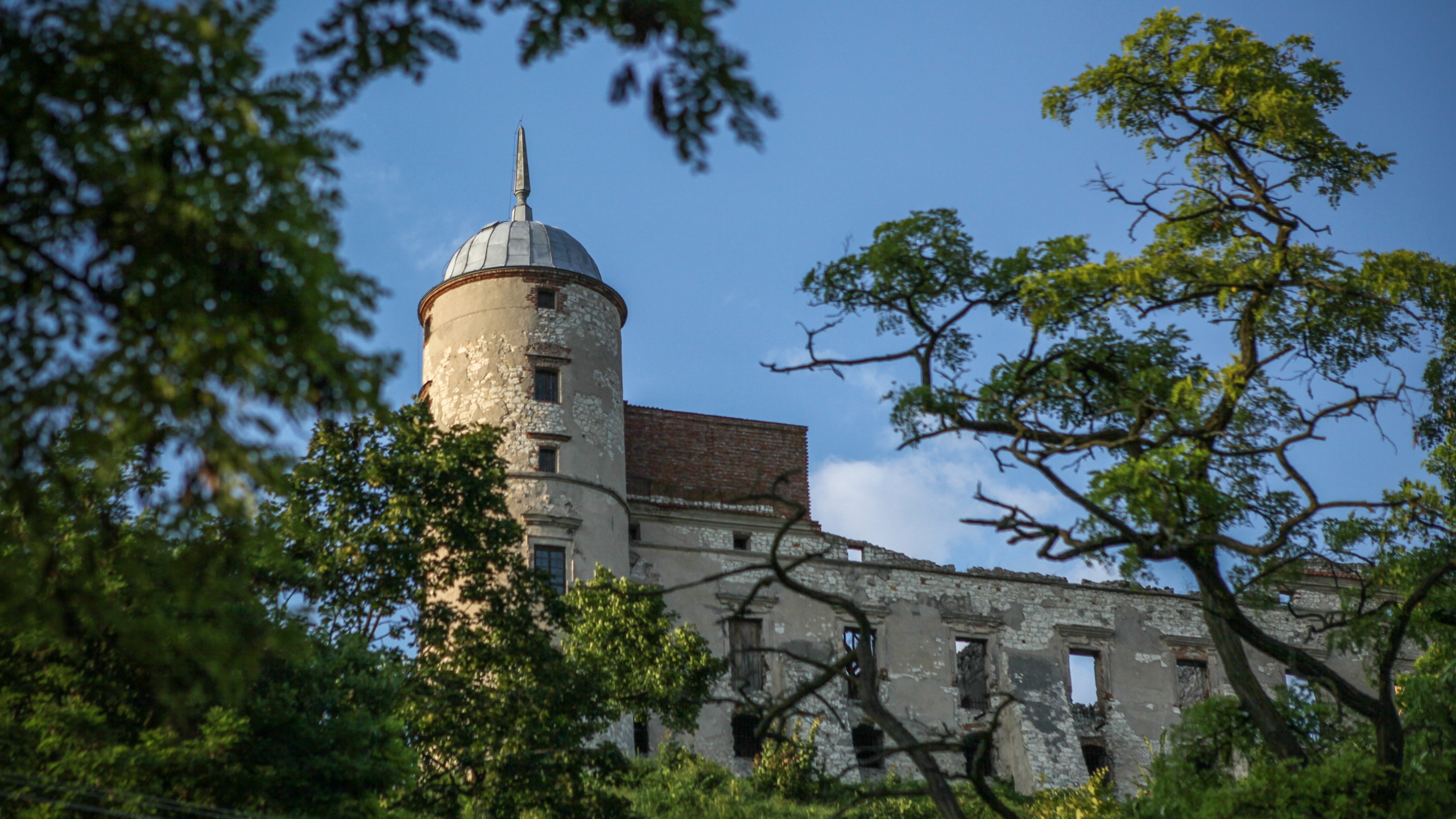 Janowiec Castle Wallpapers