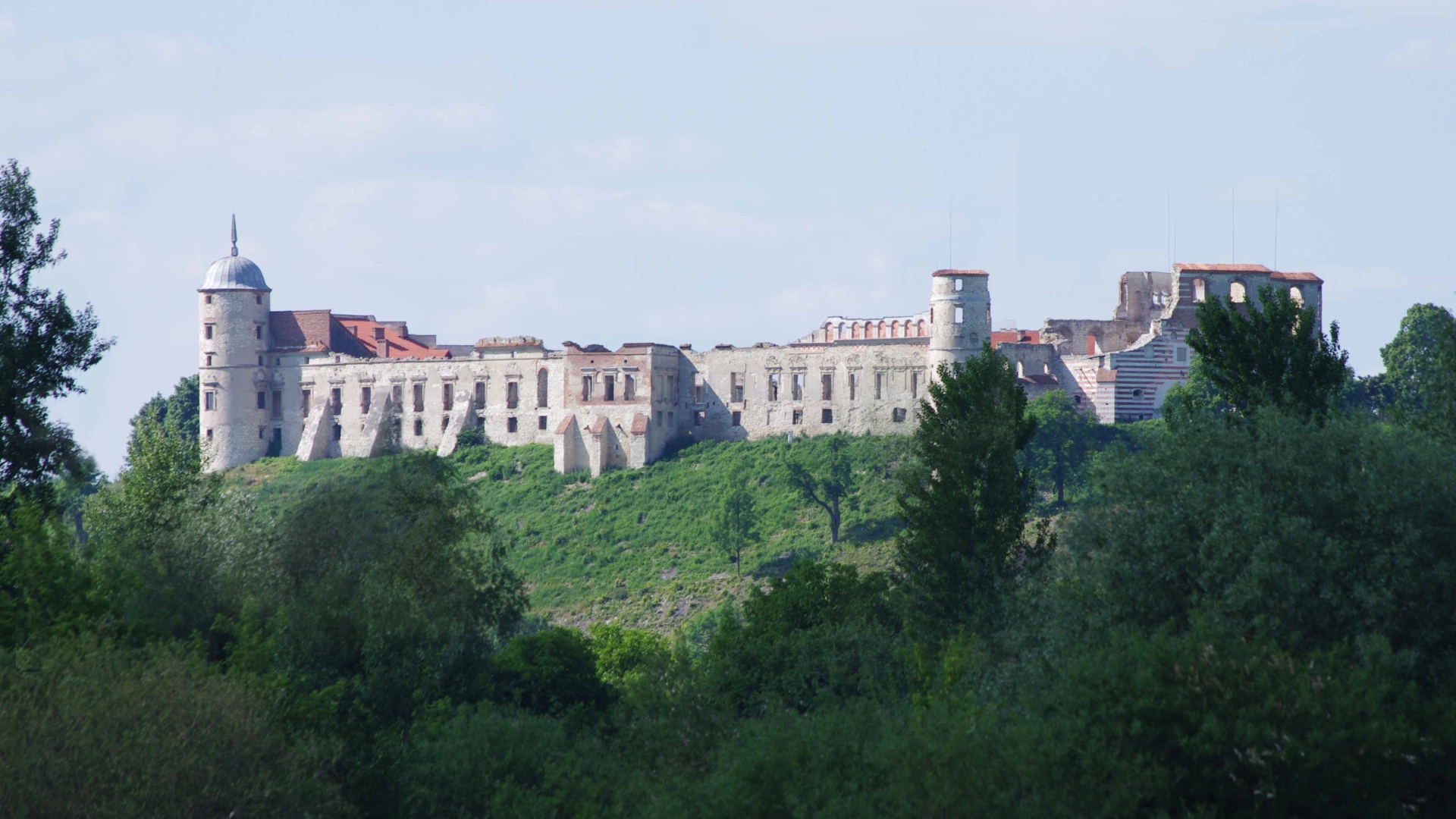 Janowiec Castle Wallpapers