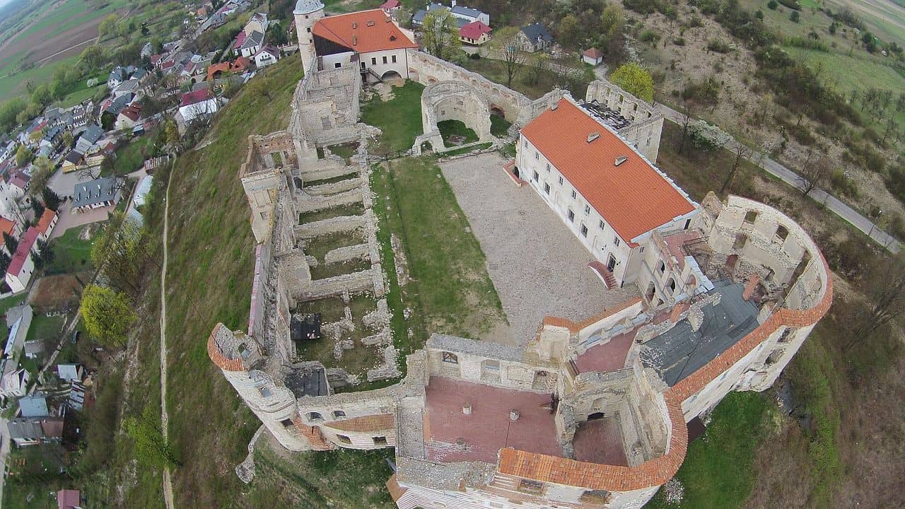 Janowiec Castle Wallpapers