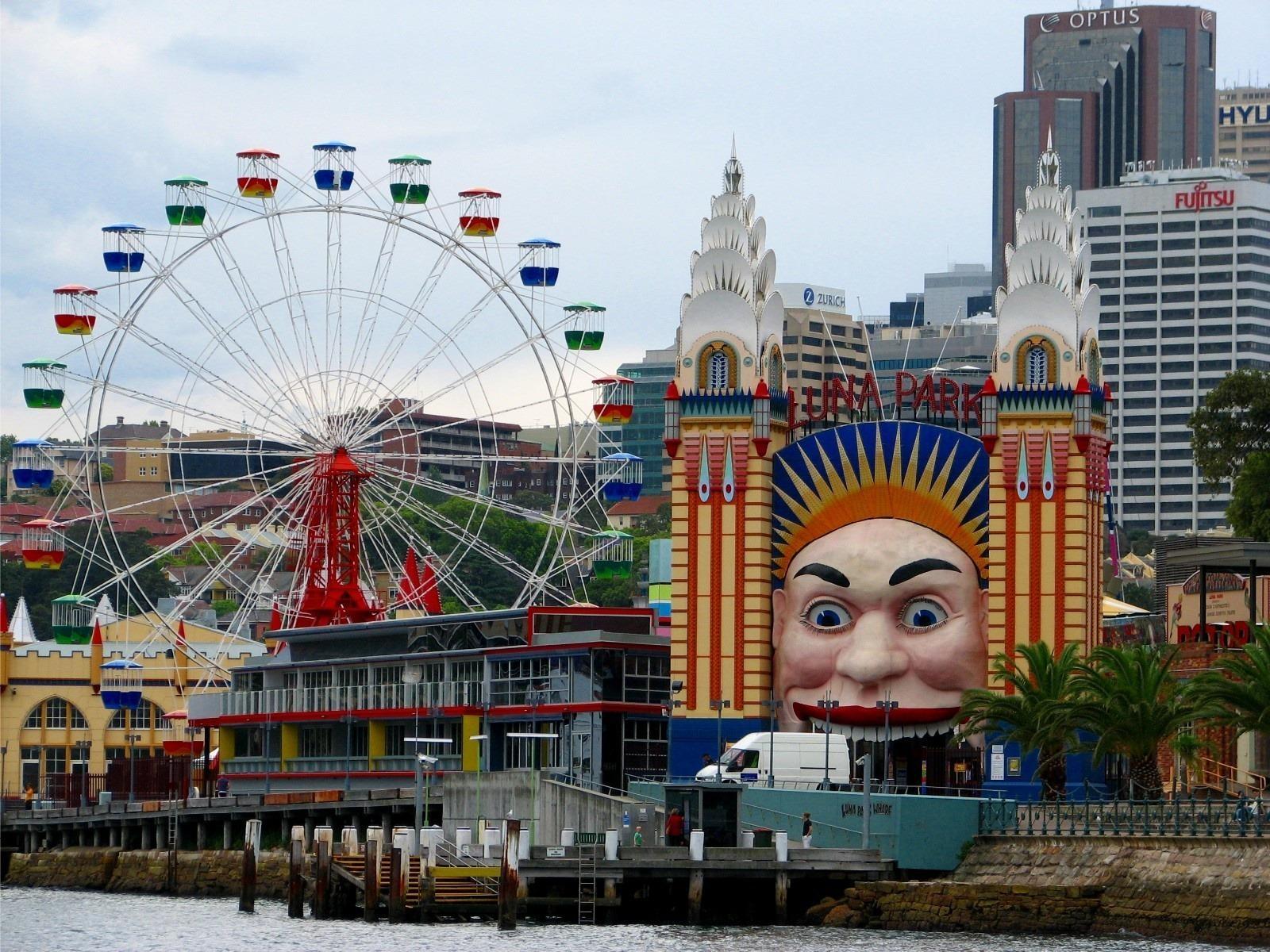 Luna Park Wallpapers