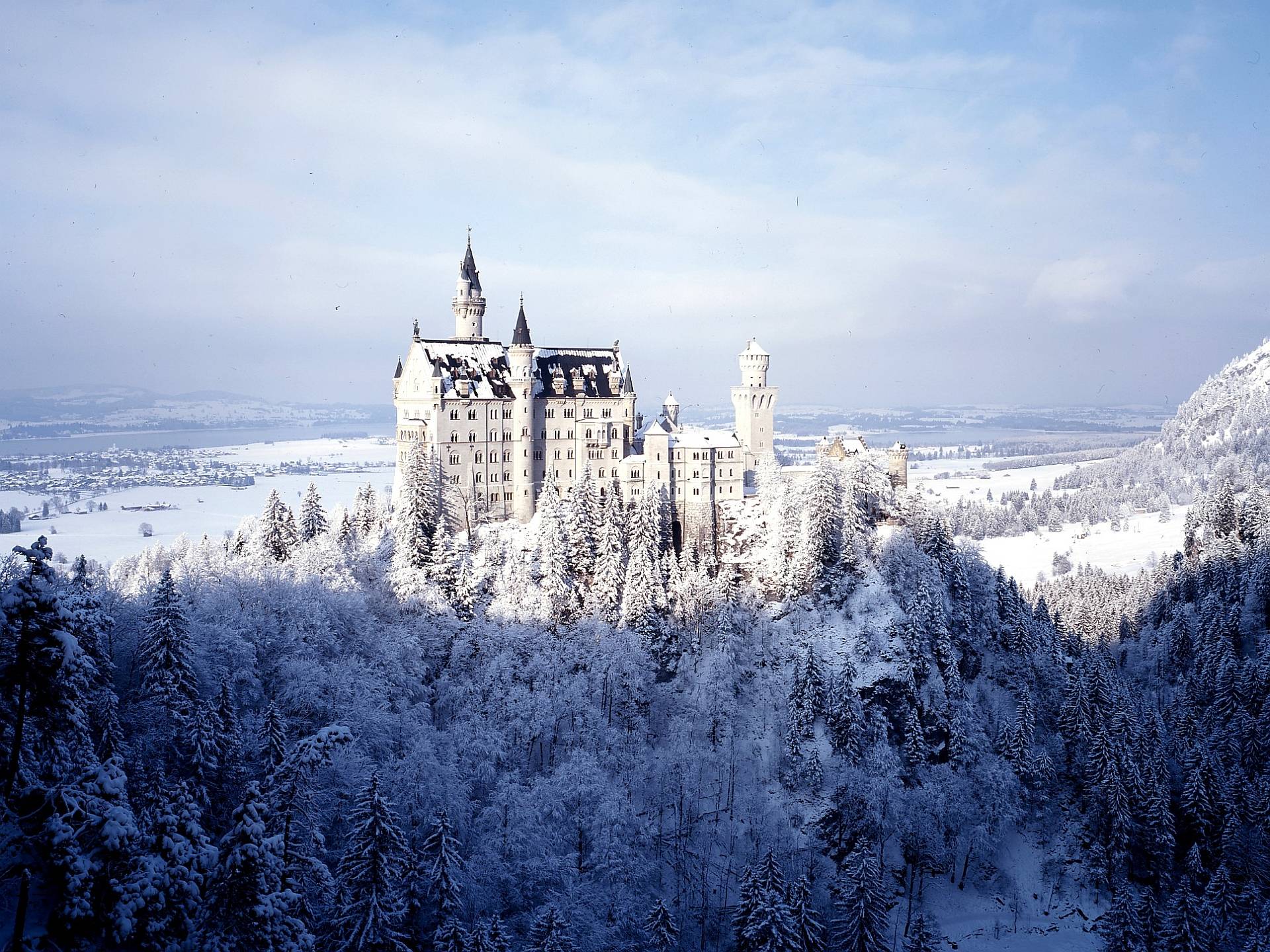 Neuschwanstein Castle In Winter Wallpapers