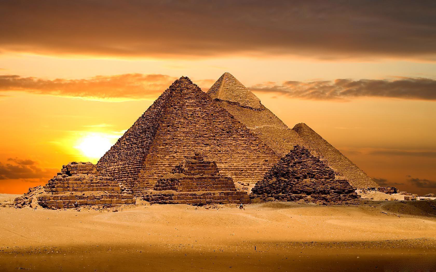 Pyramids Of Giza Wallpapers