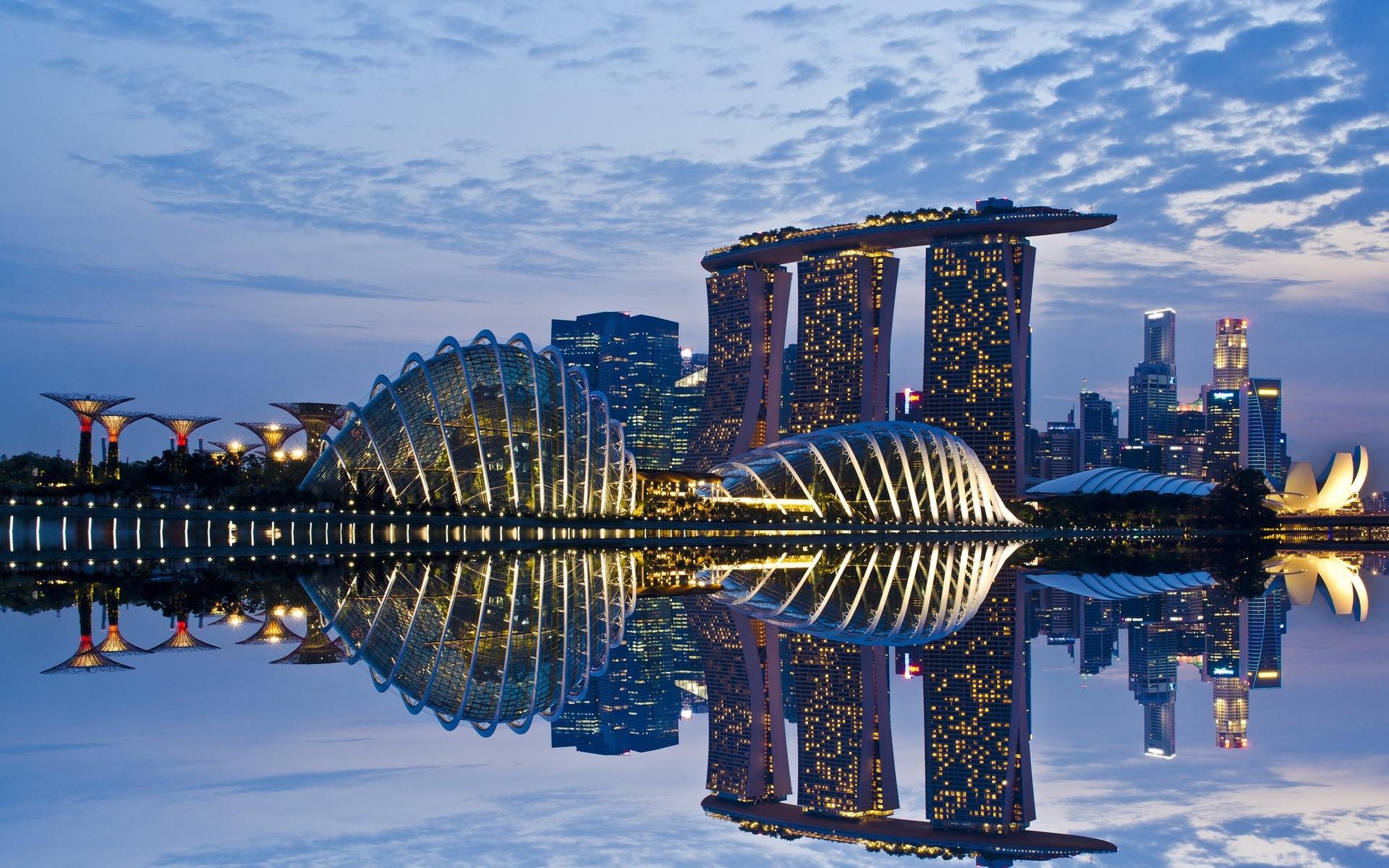 Singapore Building Reflection On Lake Wallpapers