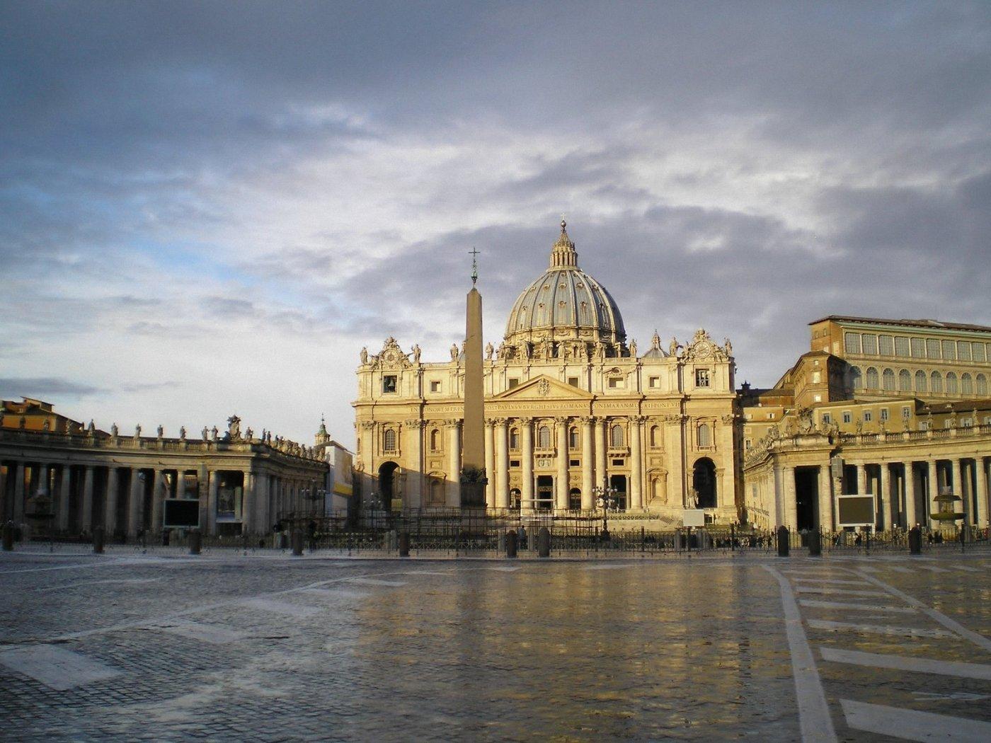 St. Peter'S Round Square Wallpapers