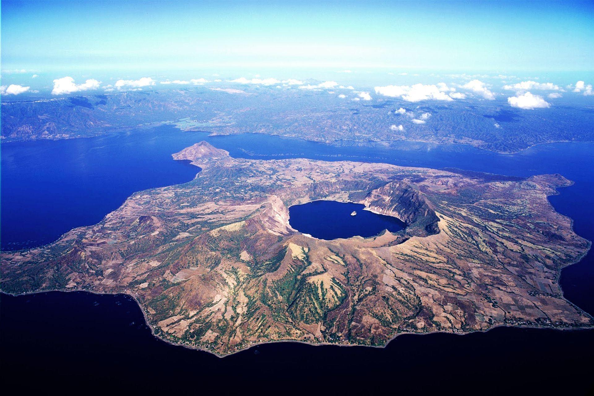 Taal Volcano Wallpapers