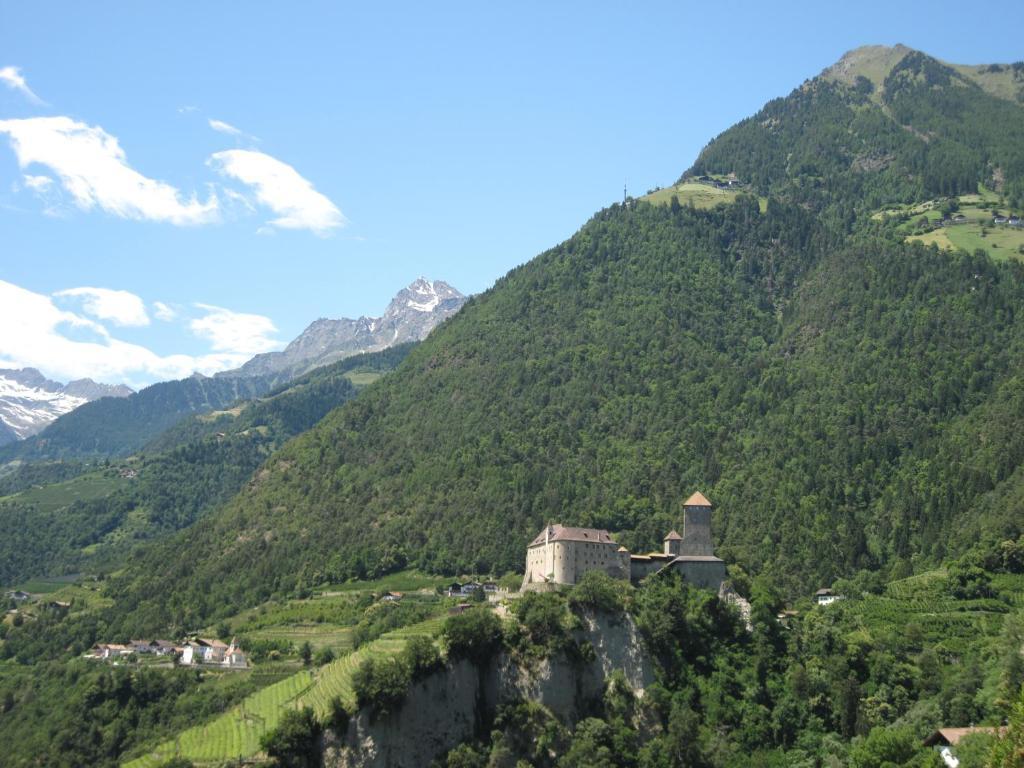 Tirol Castle Wallpapers