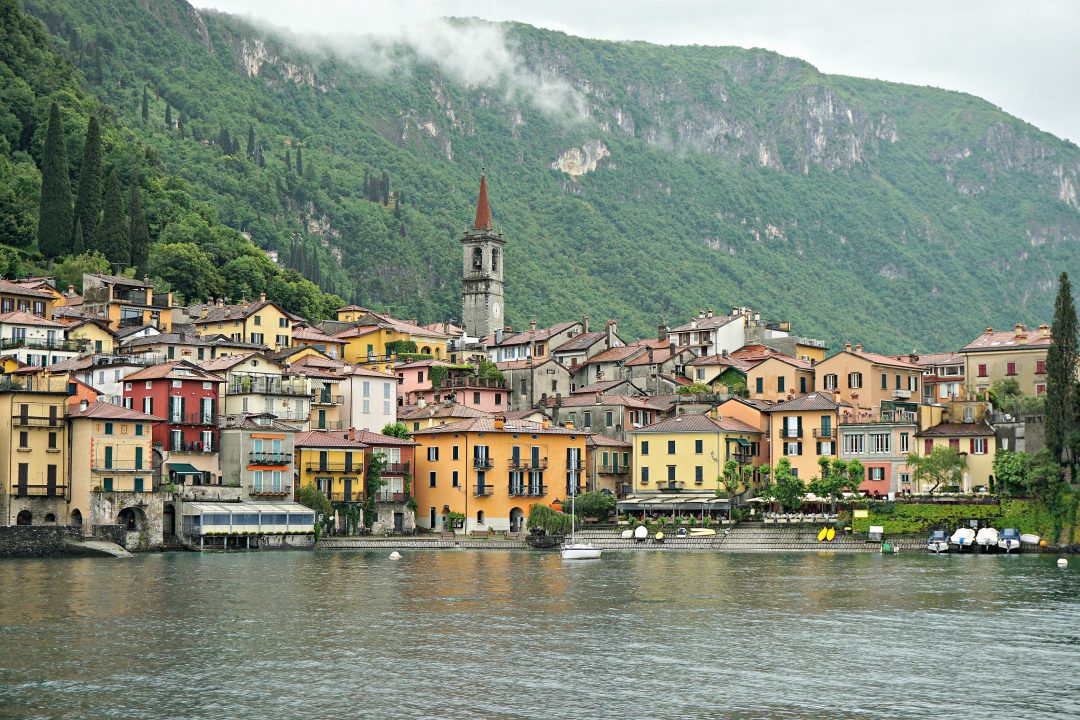 Varenna Wallpapers