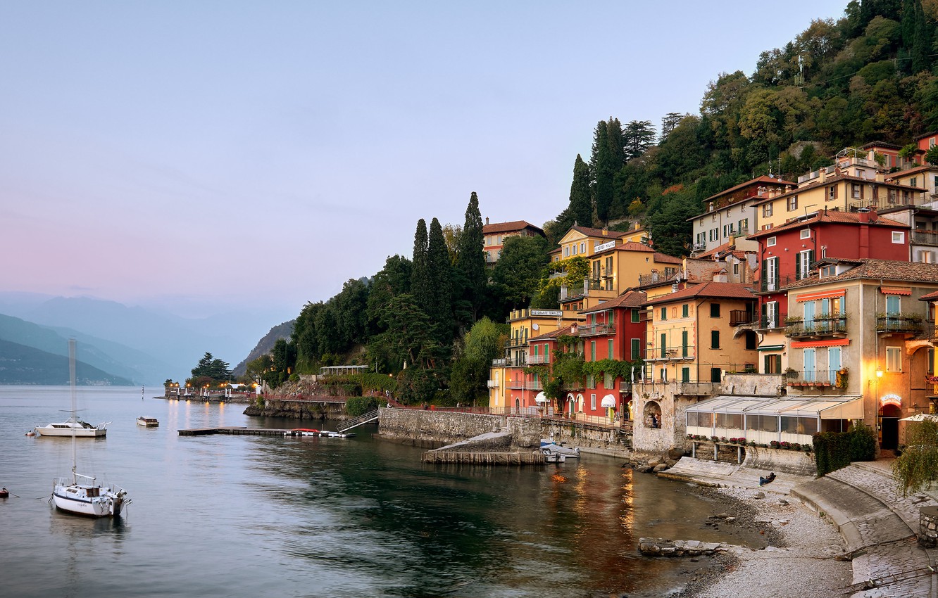 Varenna Wallpapers