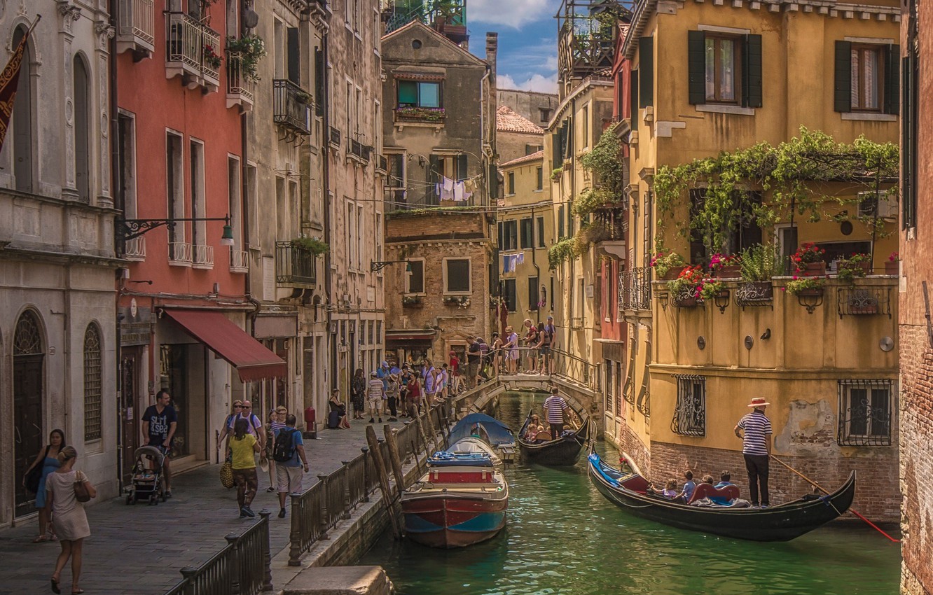 Venice City Boats Wallpapers