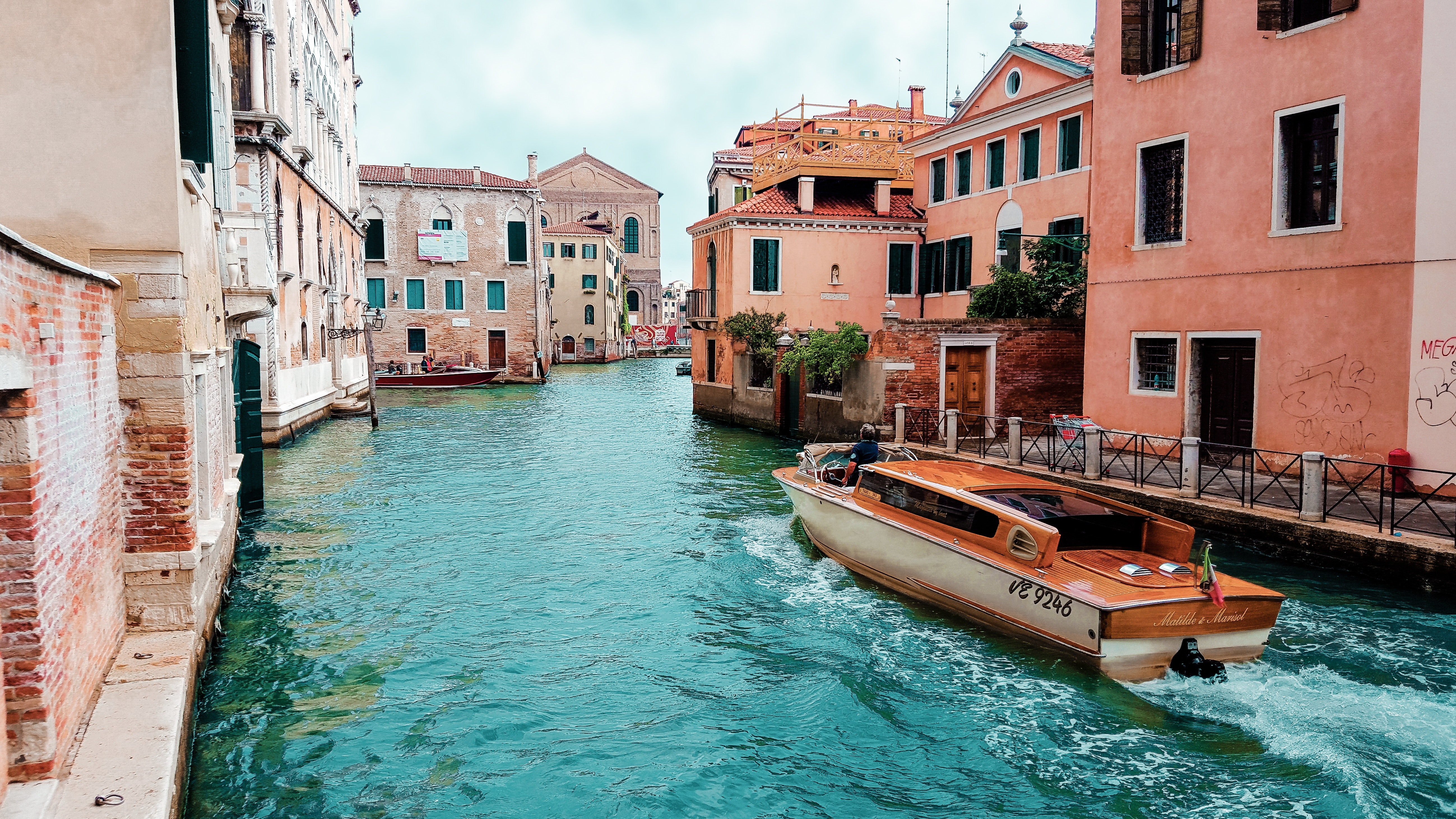 Venice City Boats Wallpapers