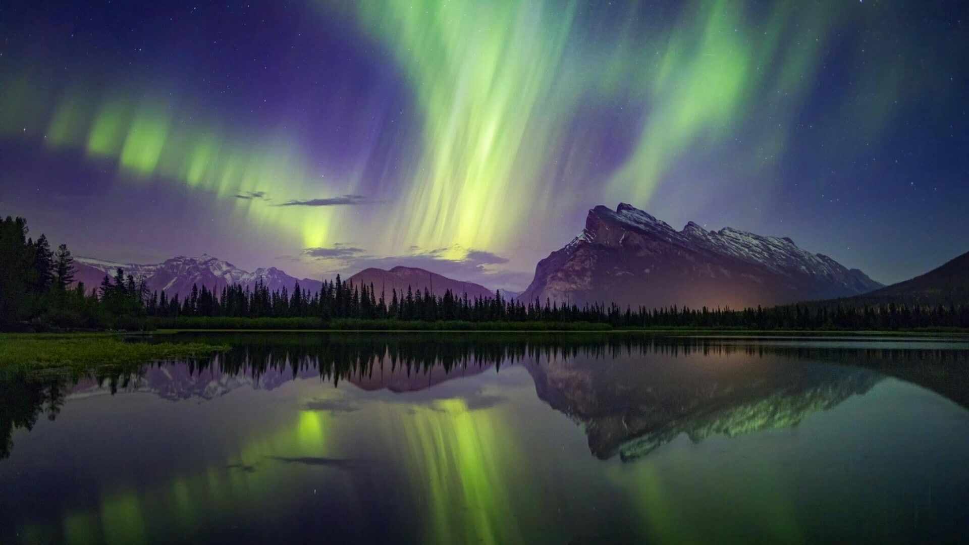 Vermillion Lakes Mount Rundle In Banff National Park Wallpapers