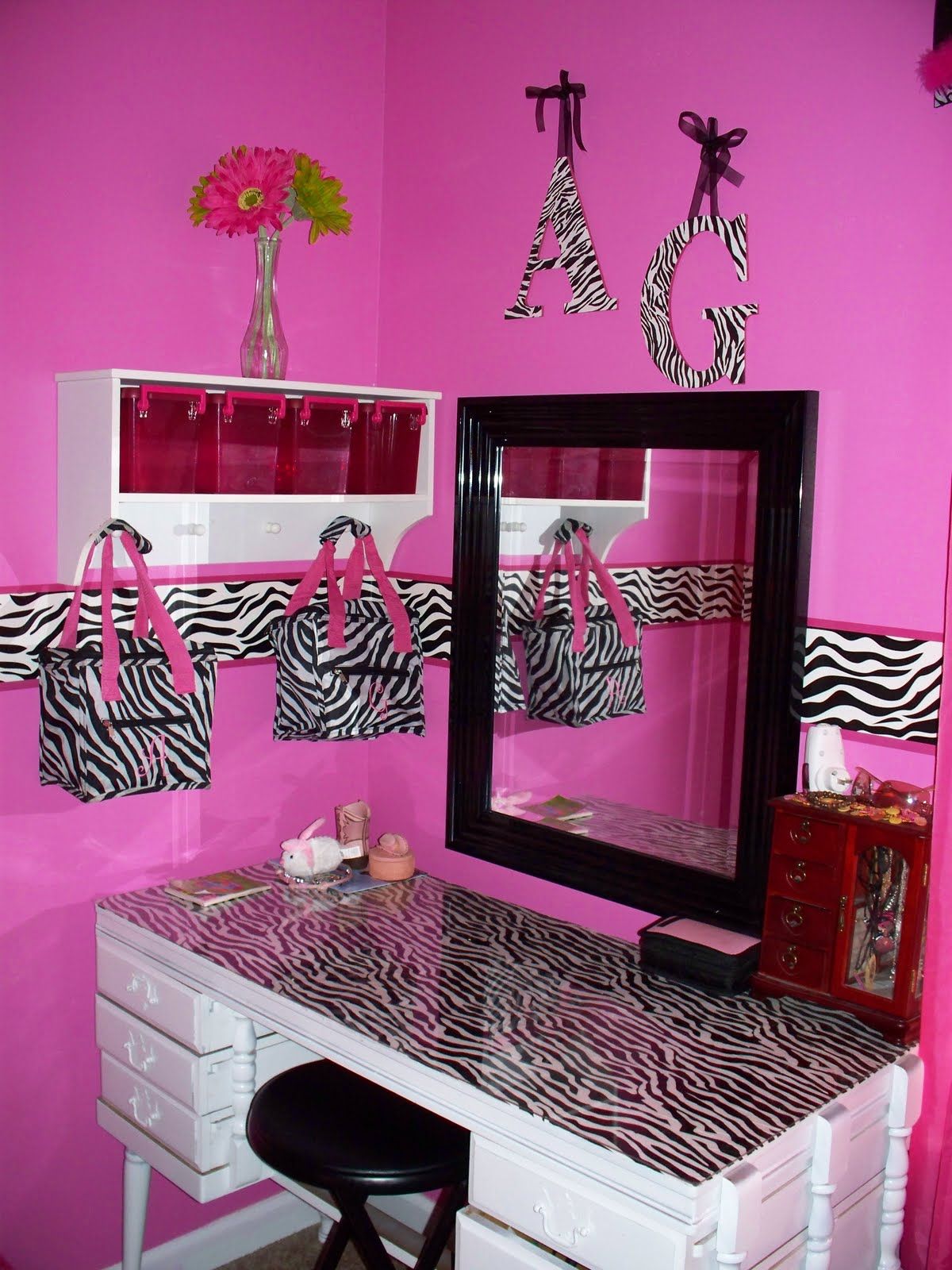 Pink Zebra Room Wallpapers