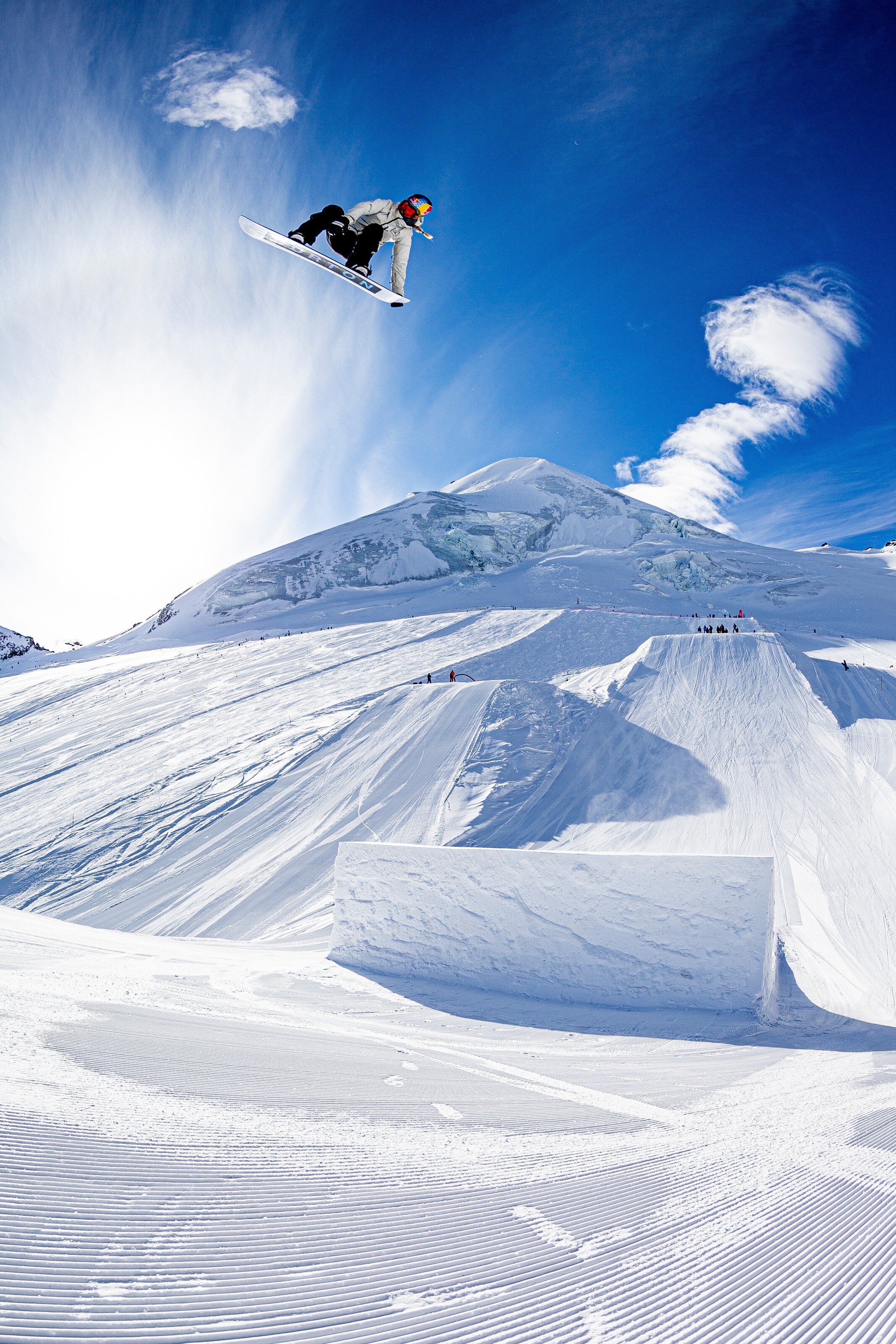 Red Bull Snowboarding Wallpapers