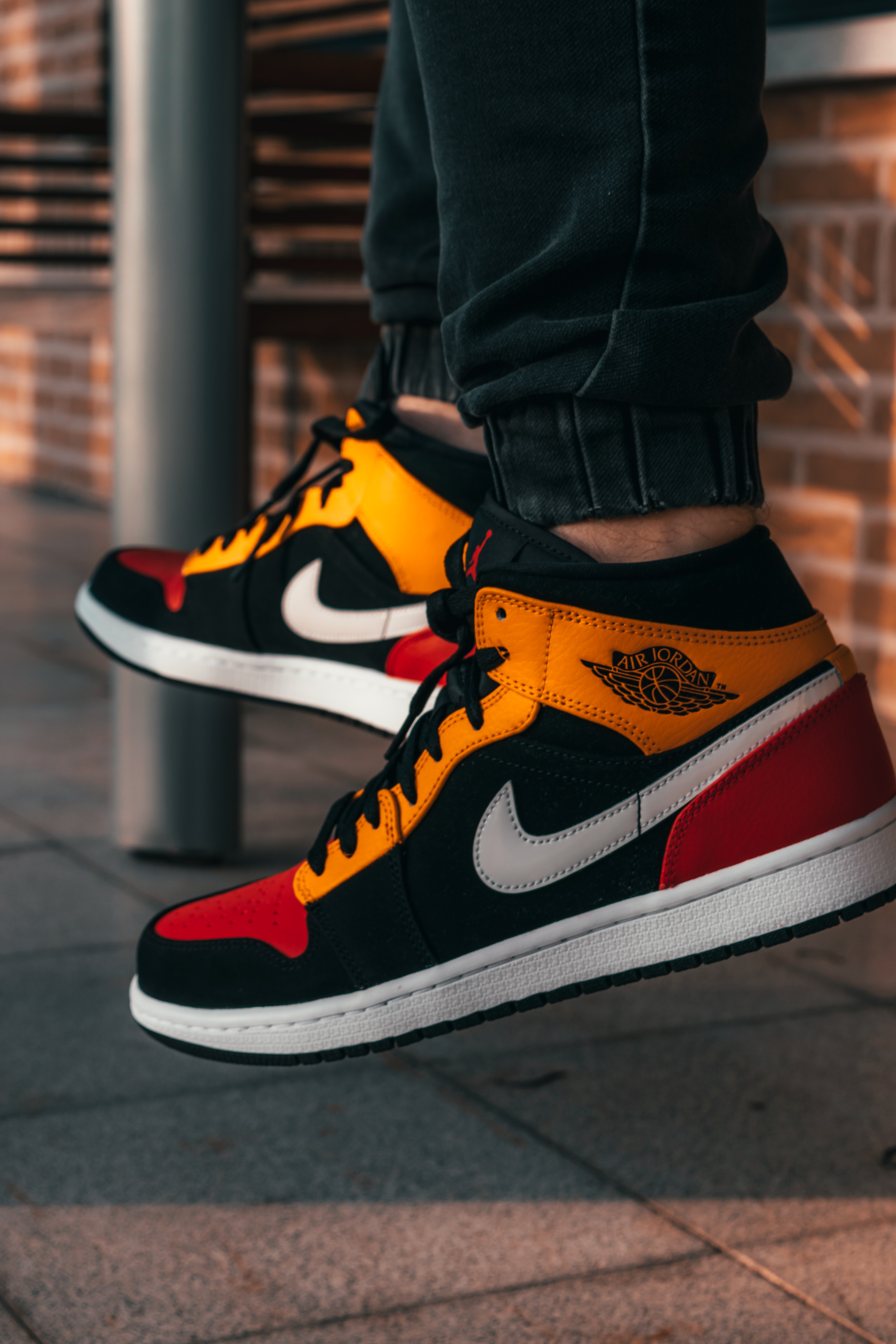 Yellow Jordan 1 Wallpapers