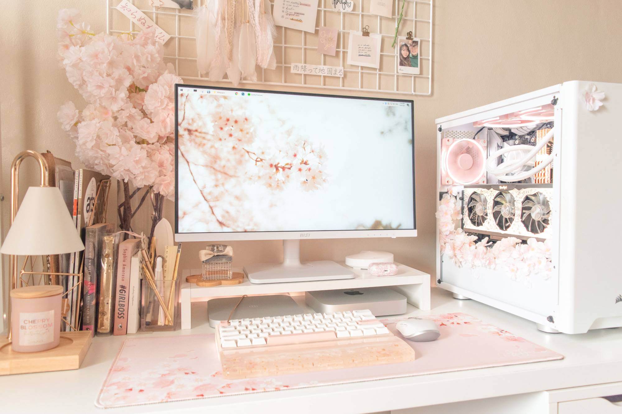 Aesthetic Desk Drawing Wallpapers